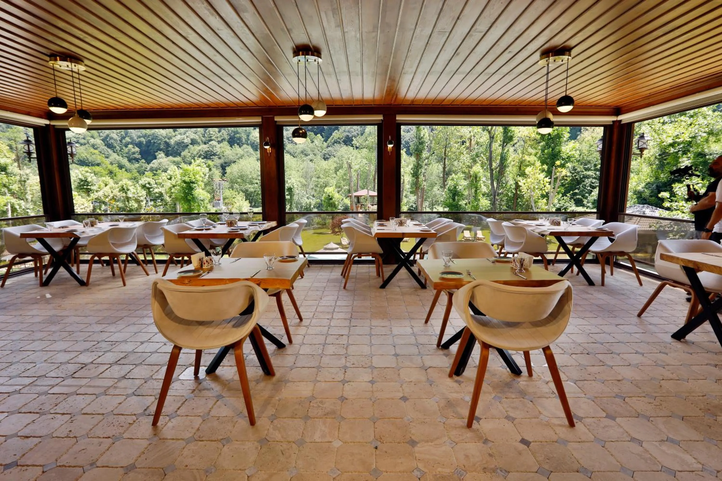 Restaurant/places to eat in Casa Giallo Managed By Dedeman