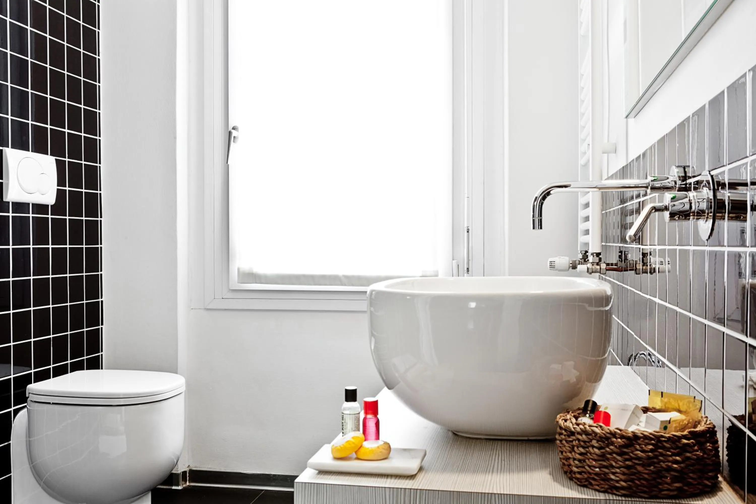 Toilet in Muà Boutique Bologna