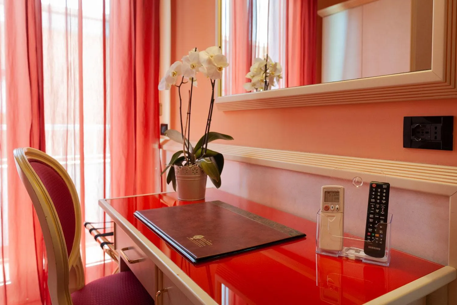 Photo of the whole room in Hotel Mondial