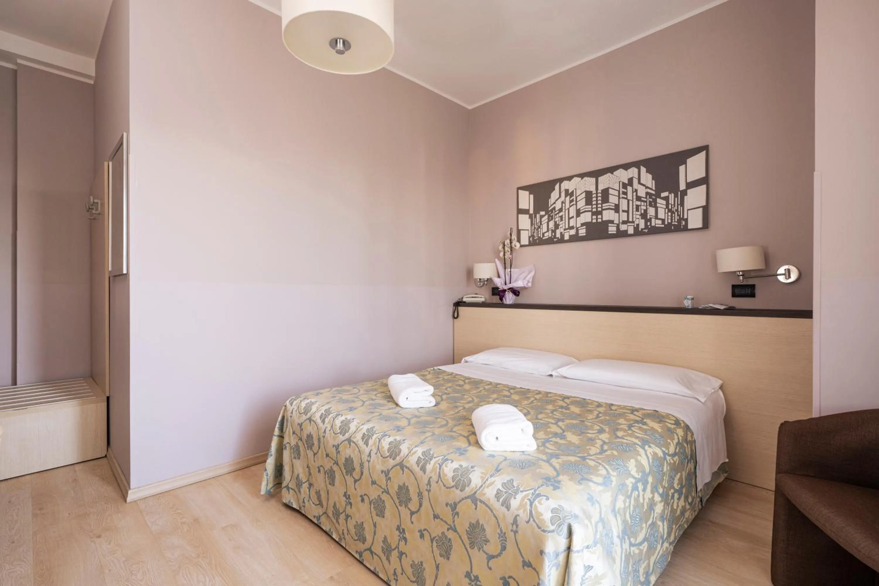 Bed in Hotel Mondial