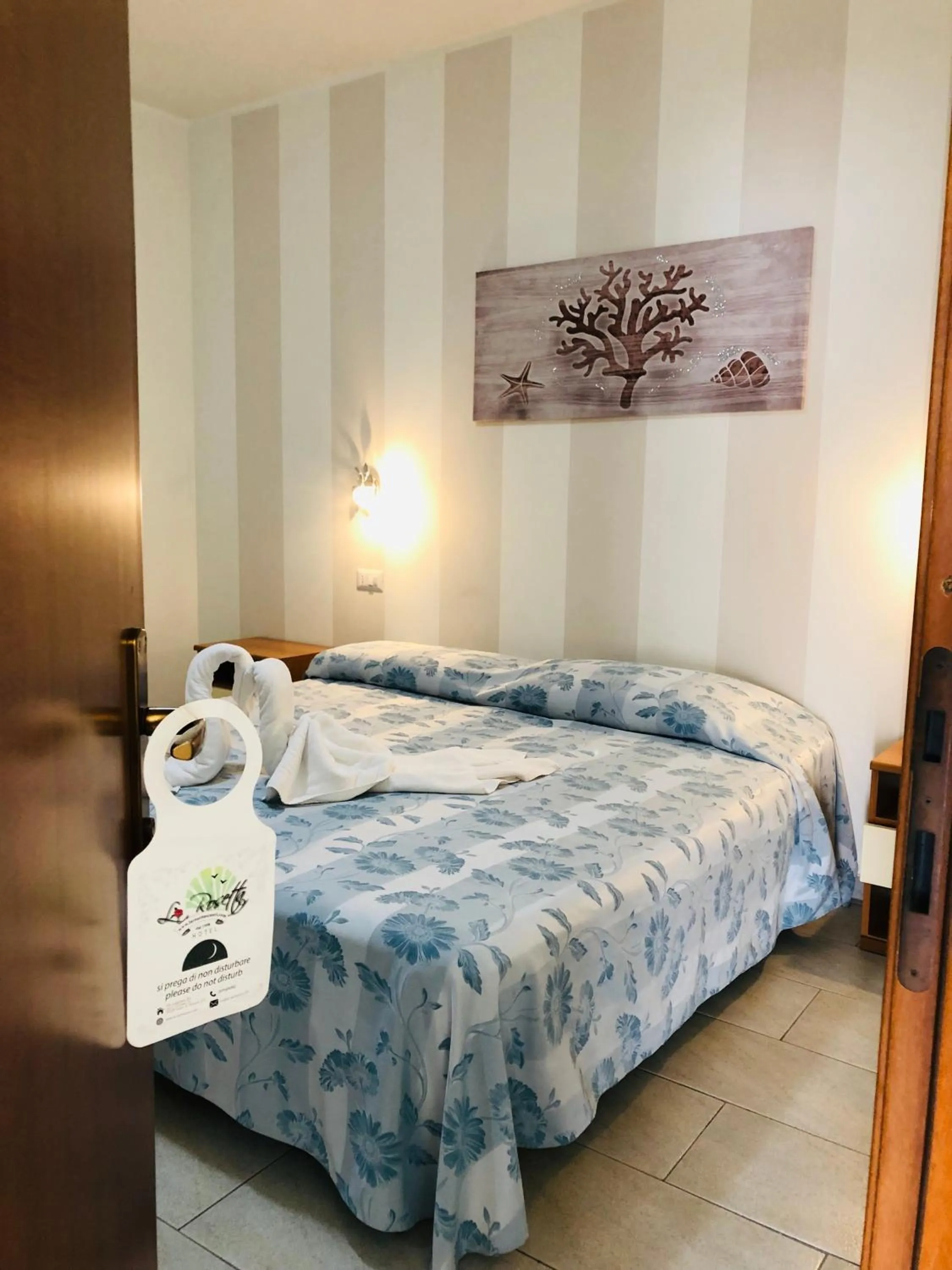 Photo of the whole room, Bed in Hotel La Rosetta Scauri