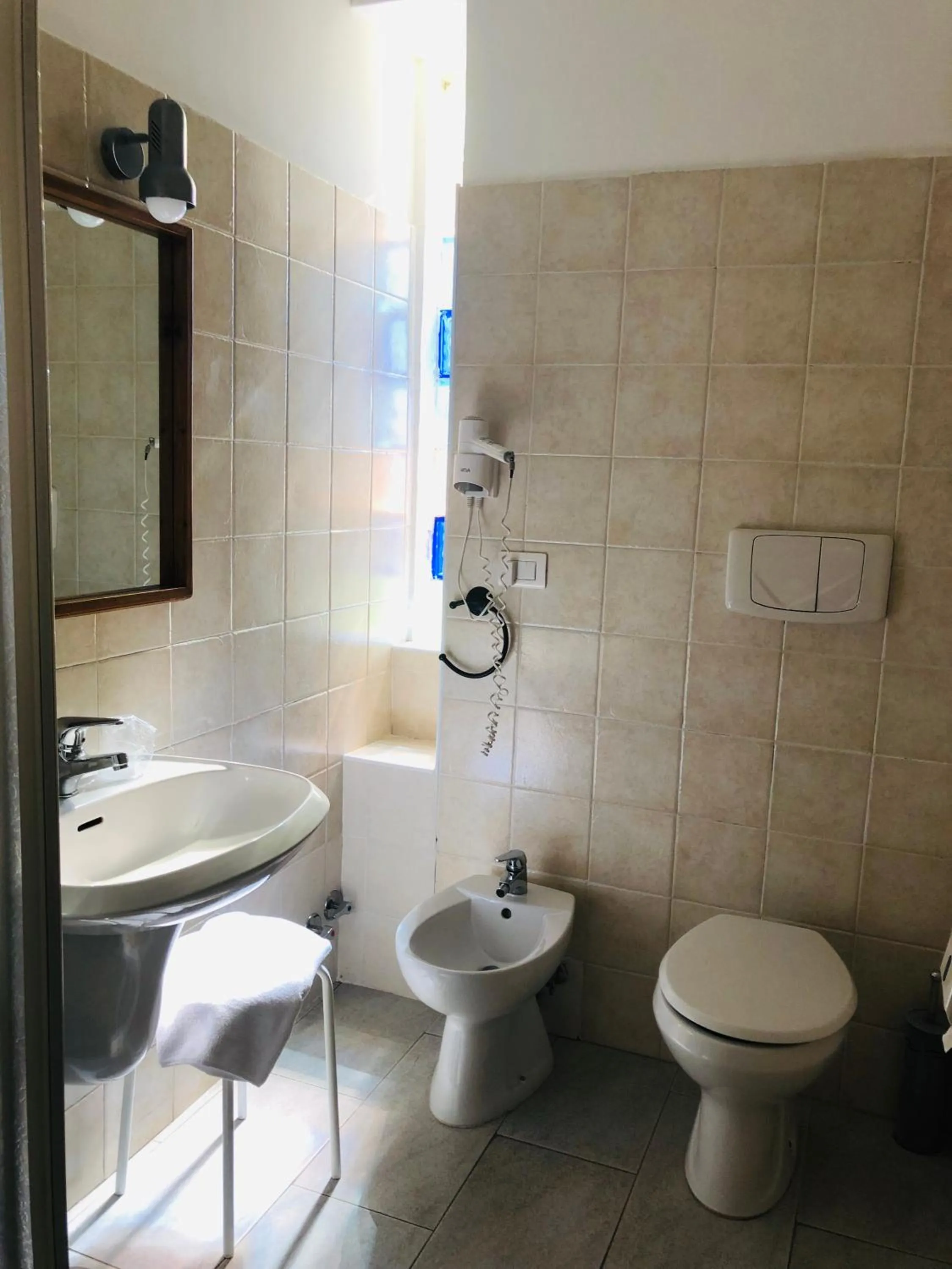 Bathroom in Hotel La Rosetta Scauri