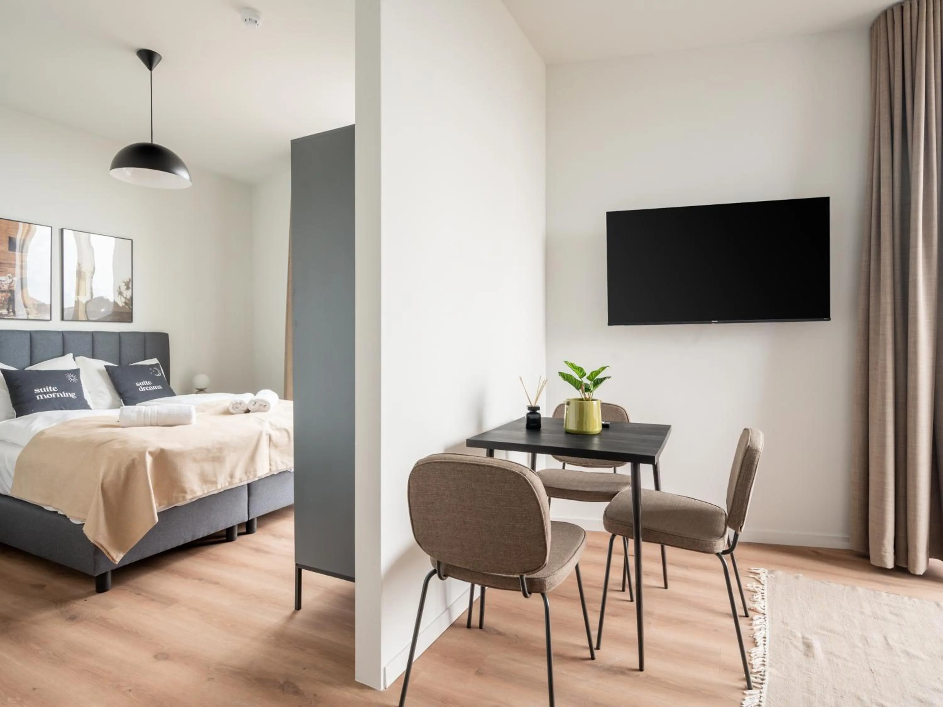 Bed in Limehome Eindhoven Gashouder