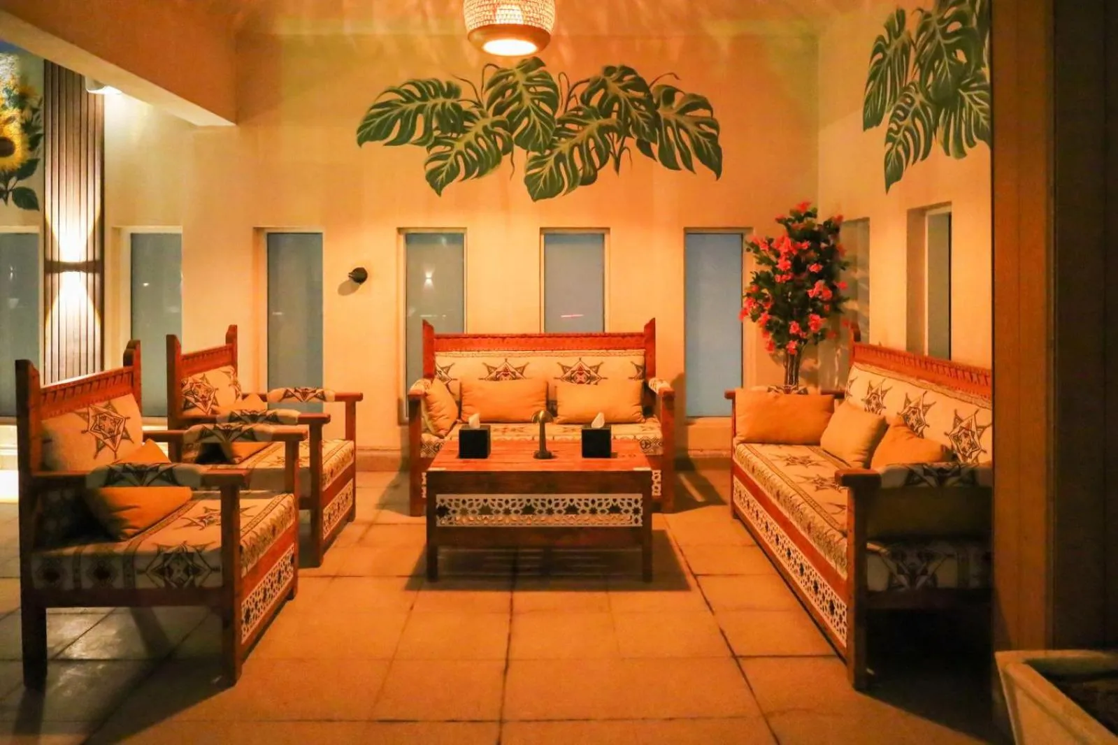 Restaurant/places to eat in Eliana Hotel