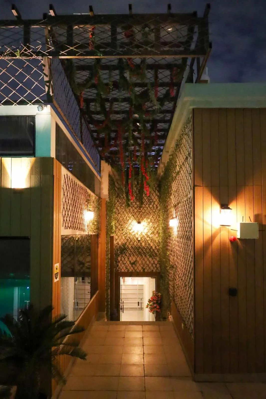 Restaurant/places to eat in Eliana Hotel