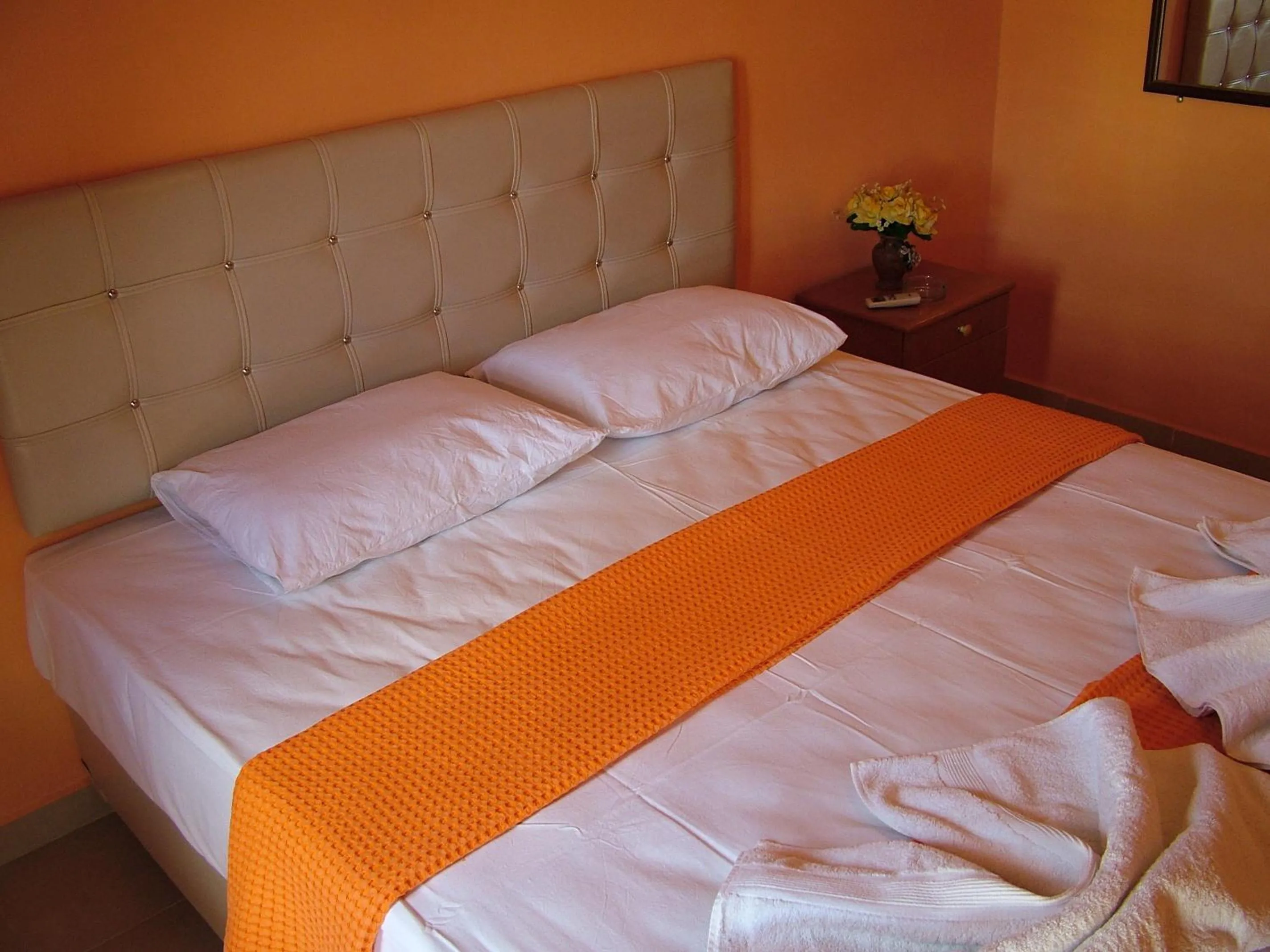 Bed in Gultepe Apartments