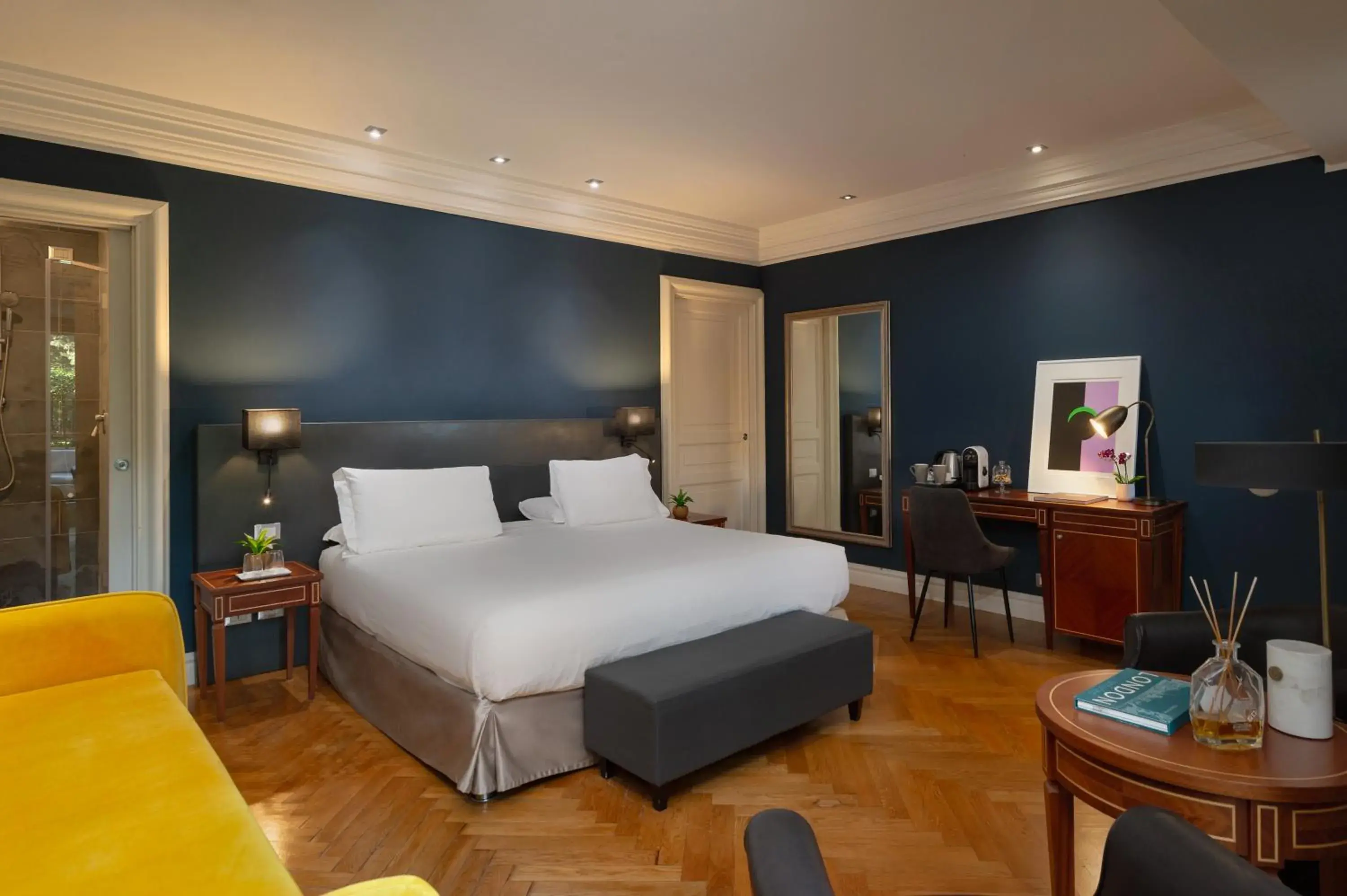 Junior Suite - Separate Building in Hotel Principe Torlonia Junior Suite - Separate Building in Hotel Principe Torlonia