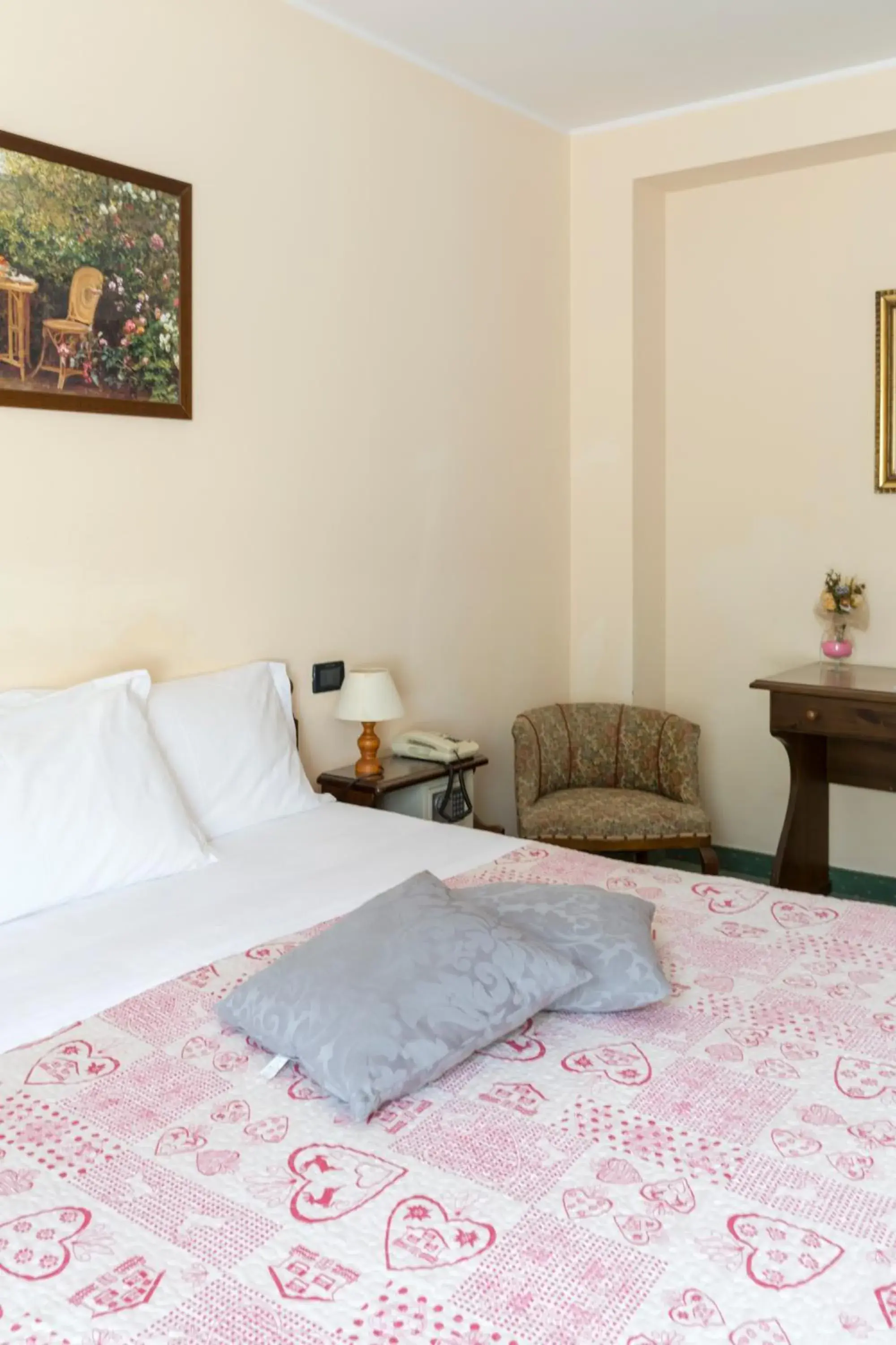 Photo of the whole room, Bed in Hotel Conca Verde Photo of the whole room, Bed in Hotel Conca Verde