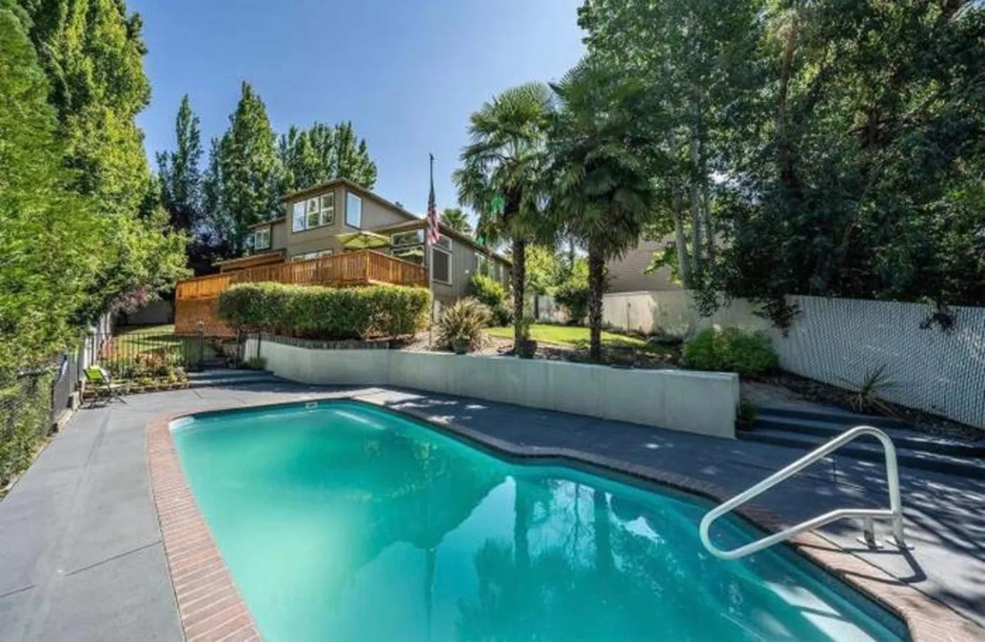 Chef's Kitchen Pool Bright, Spacious 4 Bed