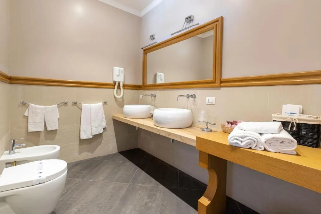 Toilet in Hotel Il Barocco
