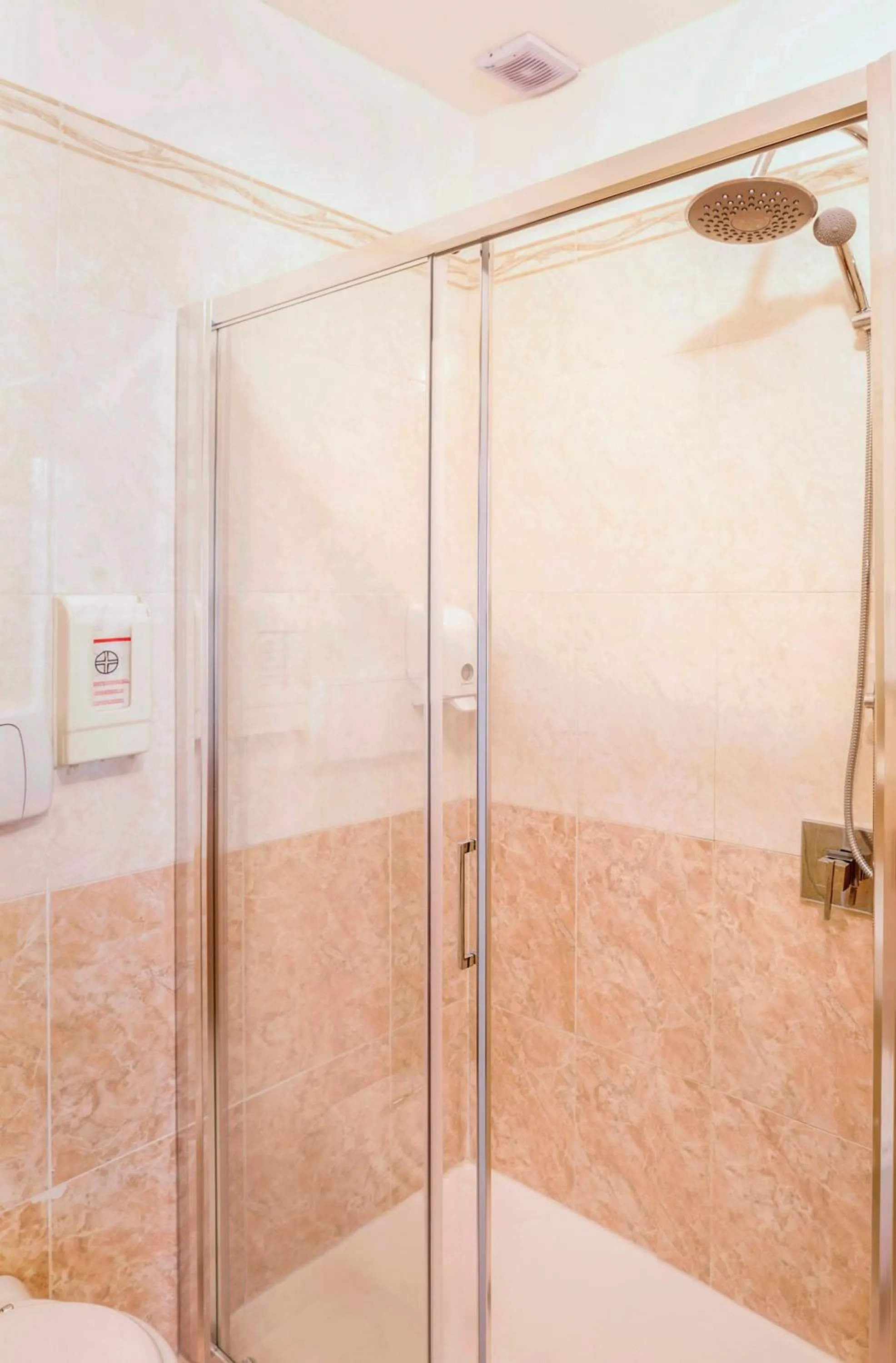 Shower in Hotel Brianza