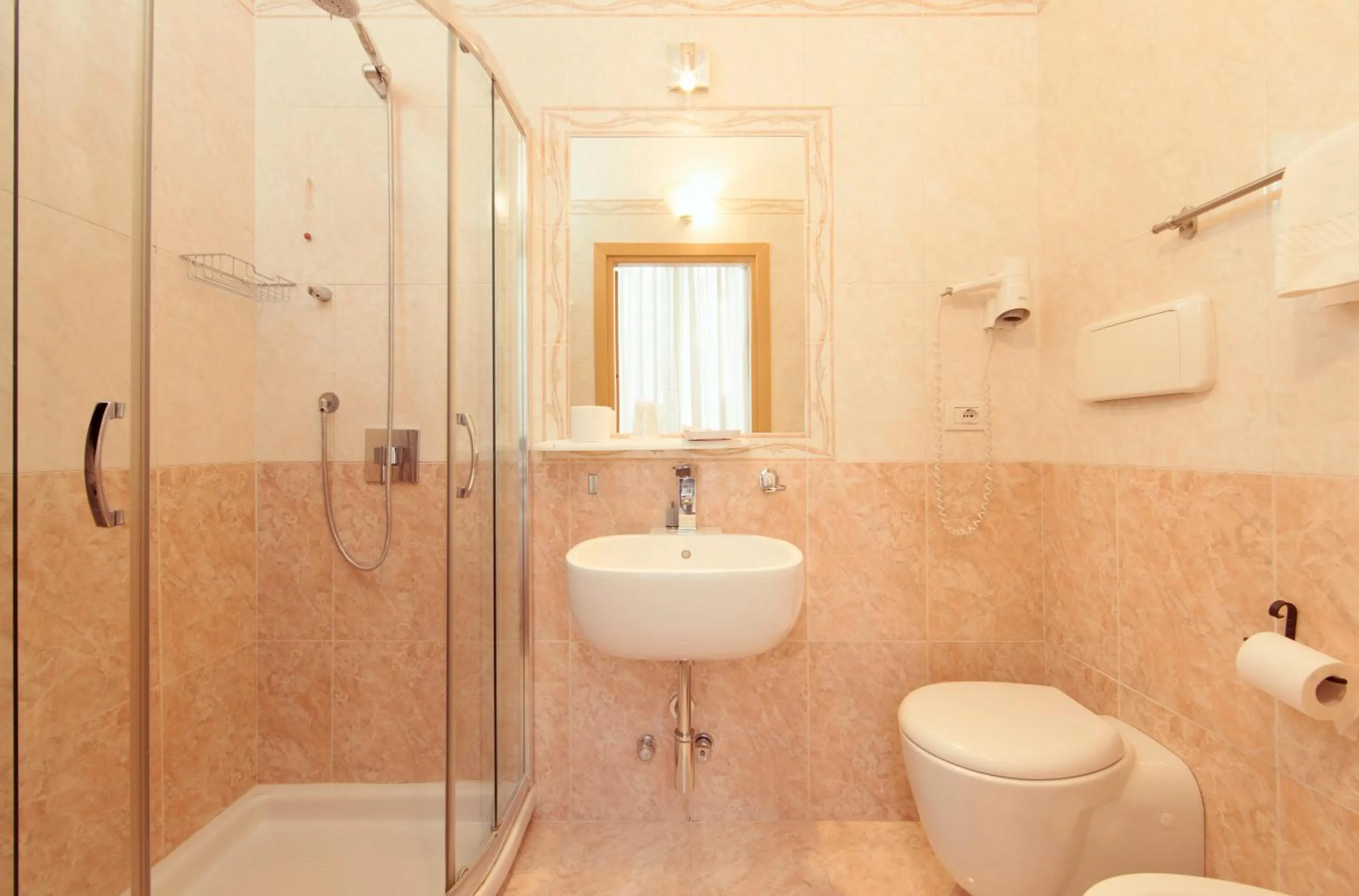 Shower in Hotel Brianza