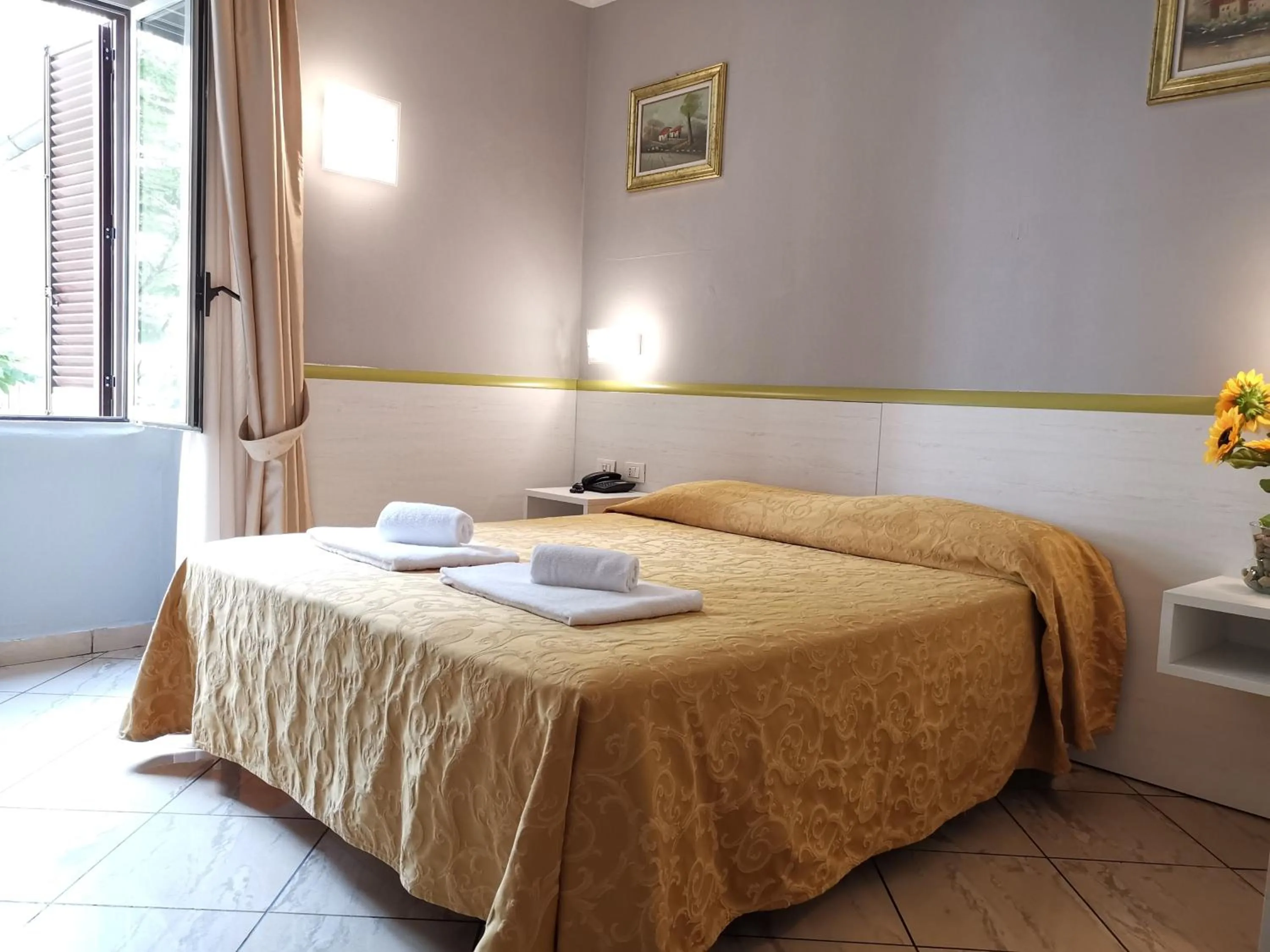 Bedroom, Bed in Hotel Brianza