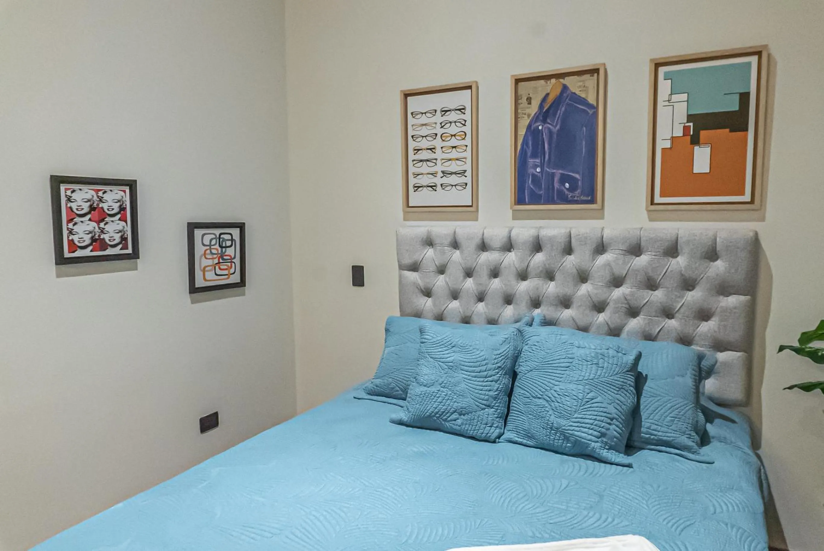 Bed in Royal Living Poblado