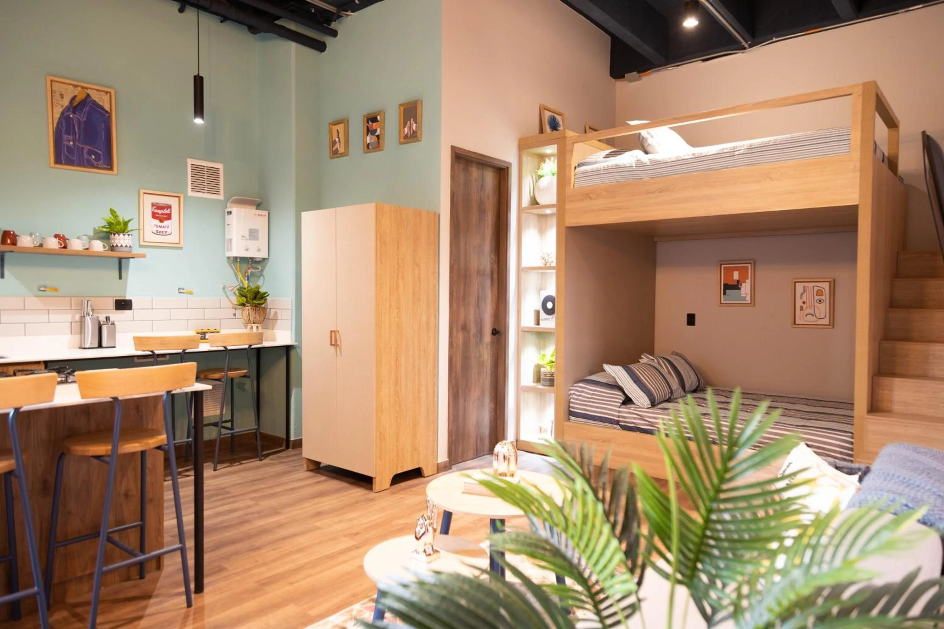 Photo of the whole room in Royal Living Poblado