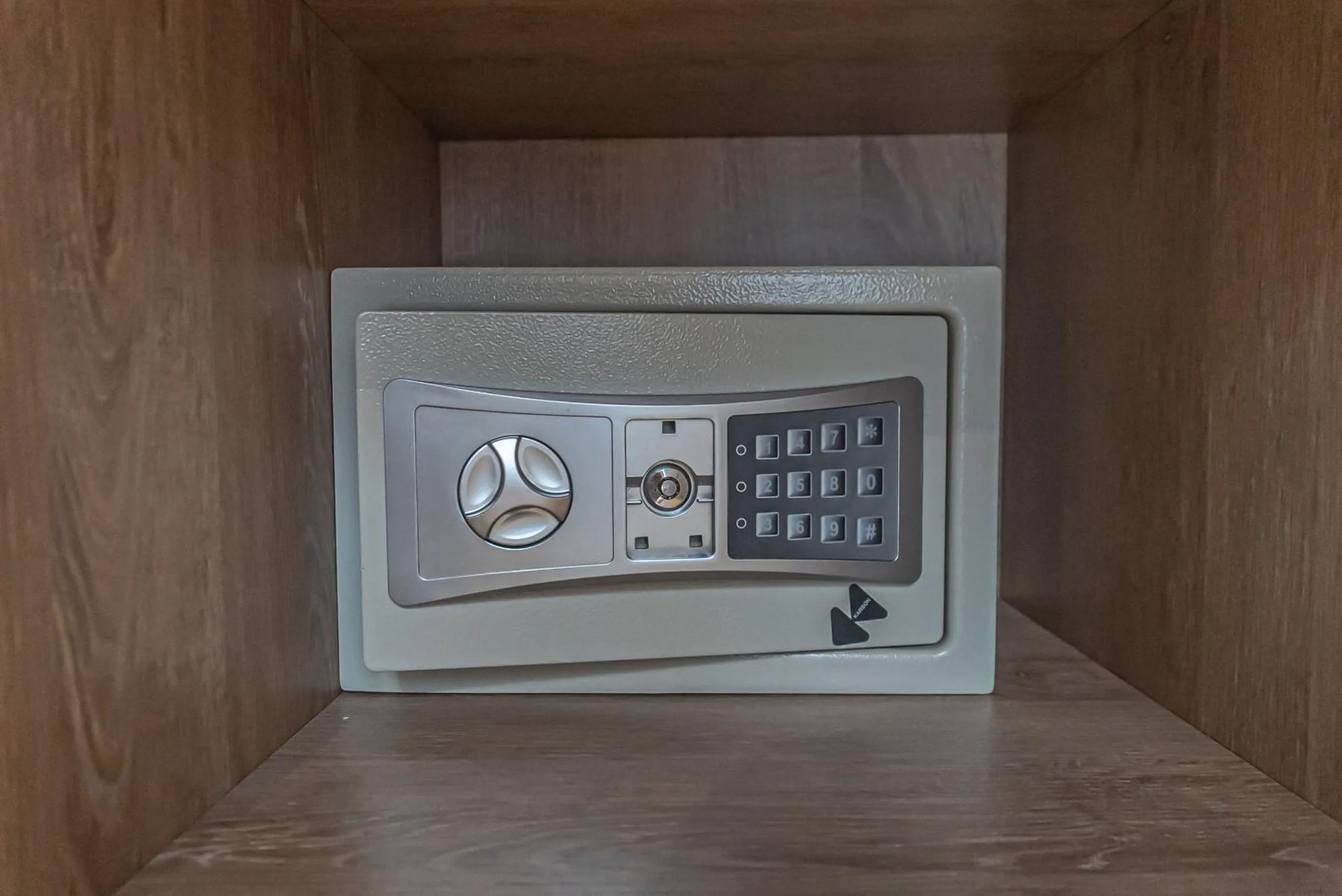 safe in Royal Living Poblado