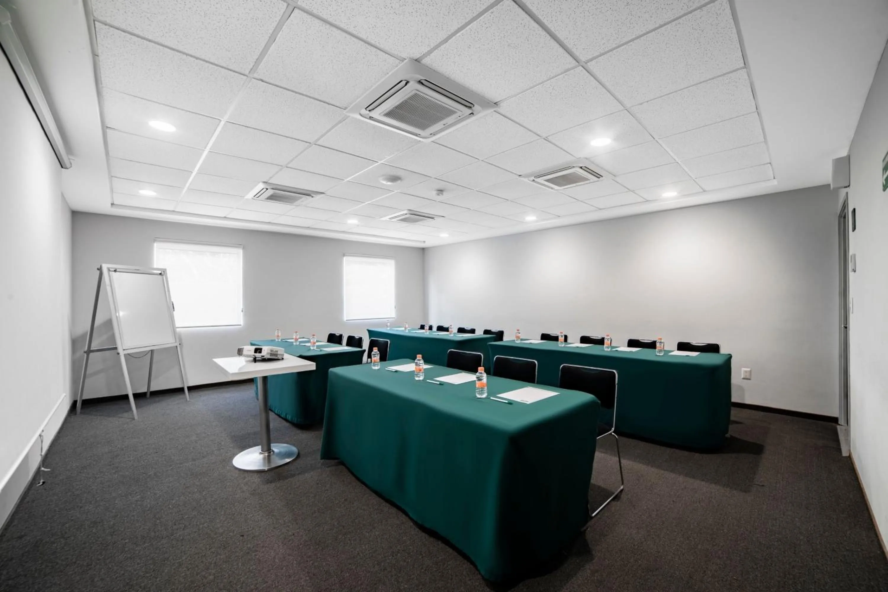 Meeting/conference room in City Express Junior by Marriott Ciudad del Carmen Aeropuerto
