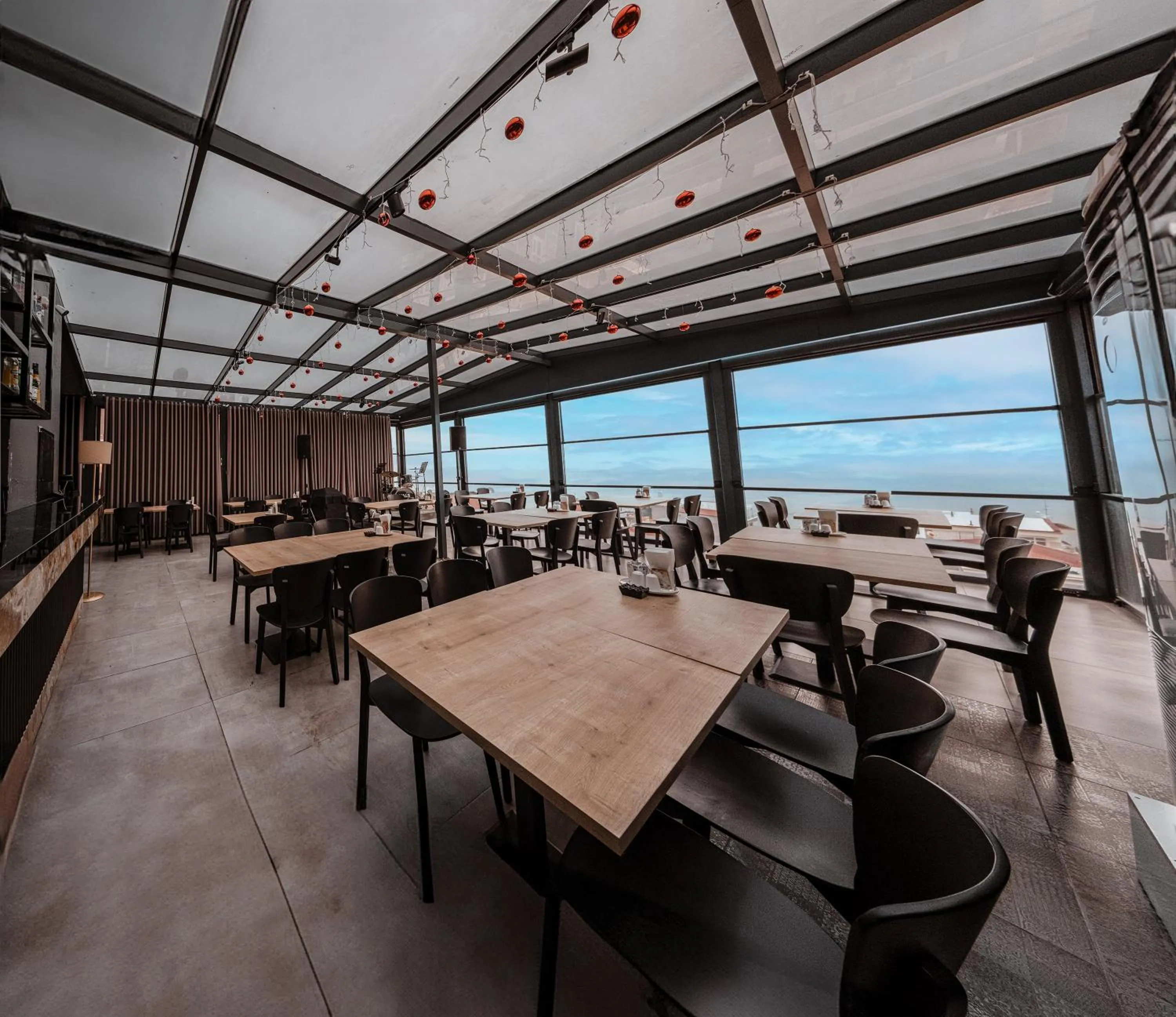 Restaurant/places to eat in DARIC HOTELS