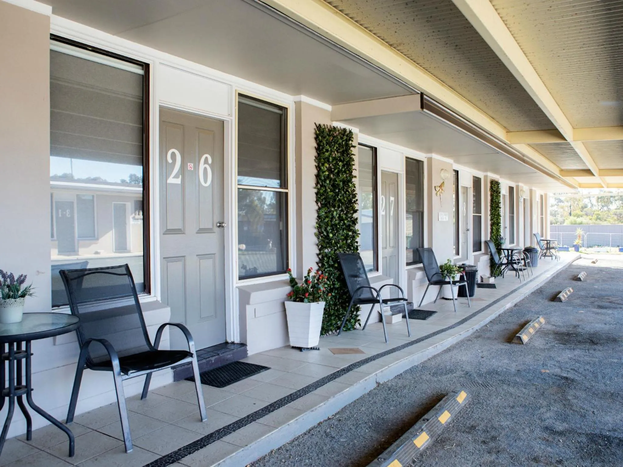 Seating area in Cameo Inn Motel