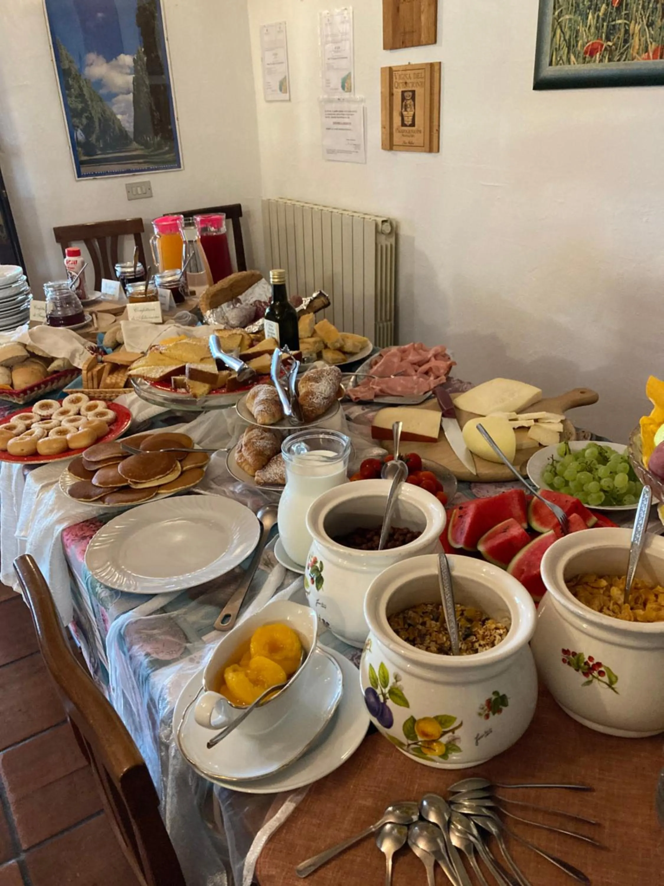 Continental breakfast in Campo Di Carlo