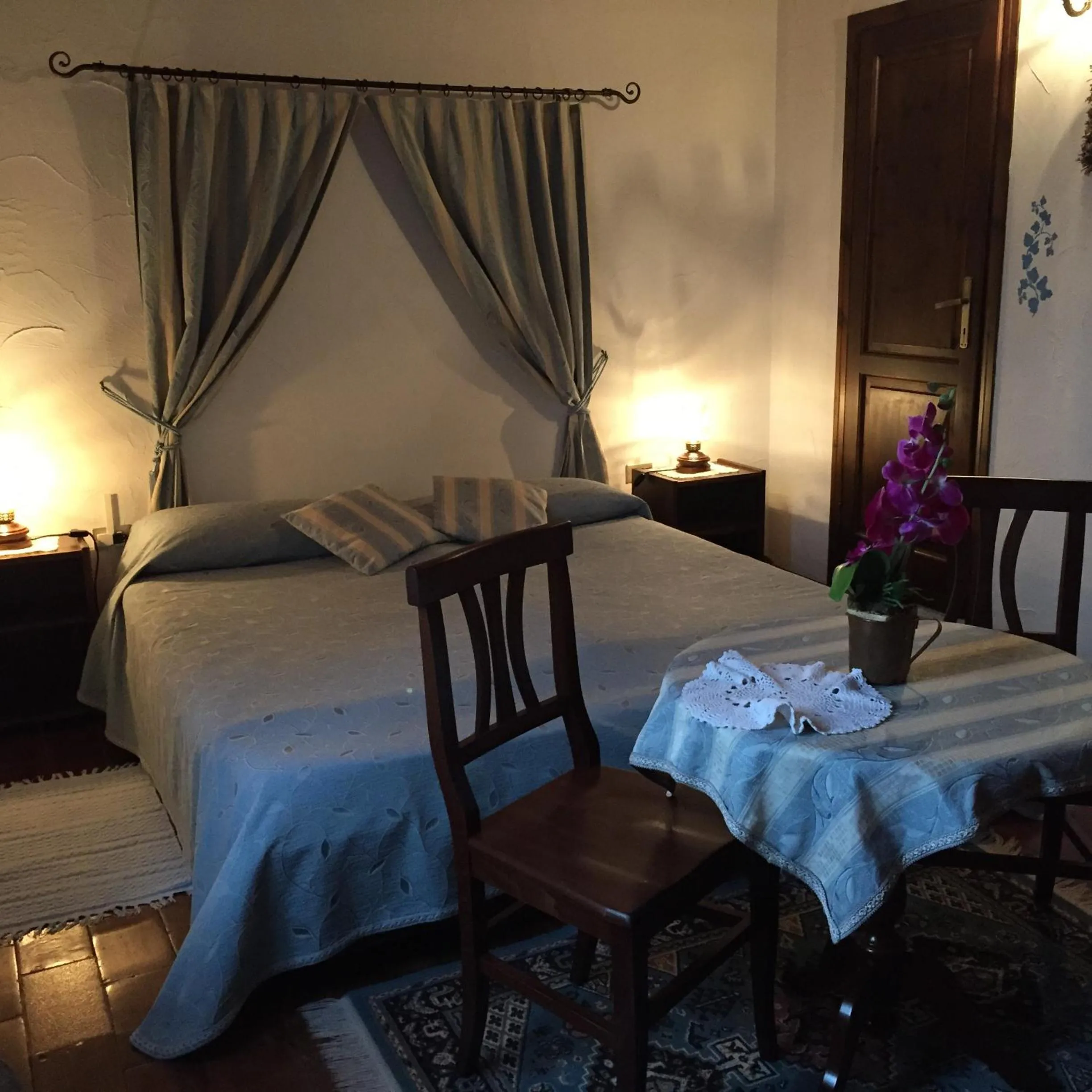 Photo of the whole room, Bed in Campo Di Carlo