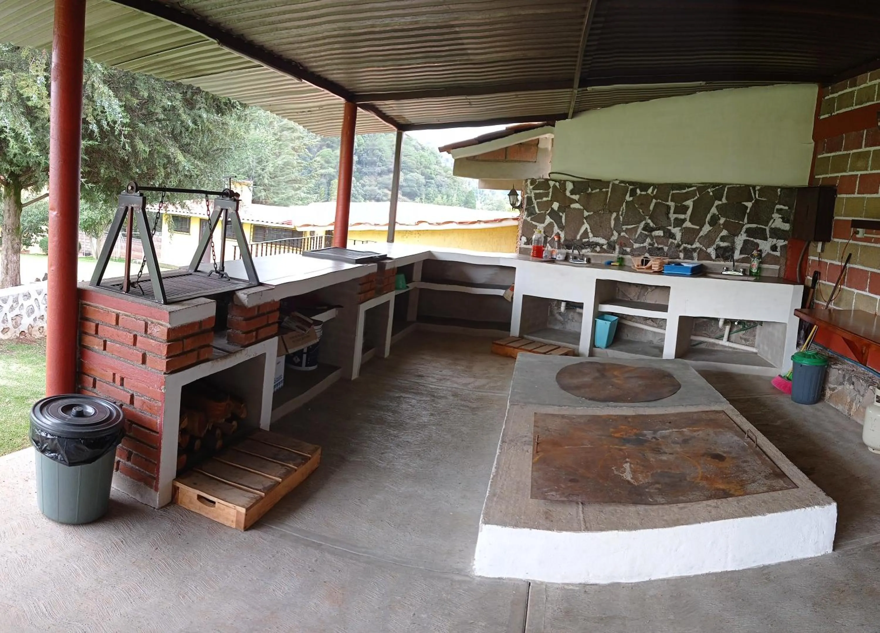 BBQ facilities in Finca Marix, Villa del Carbón