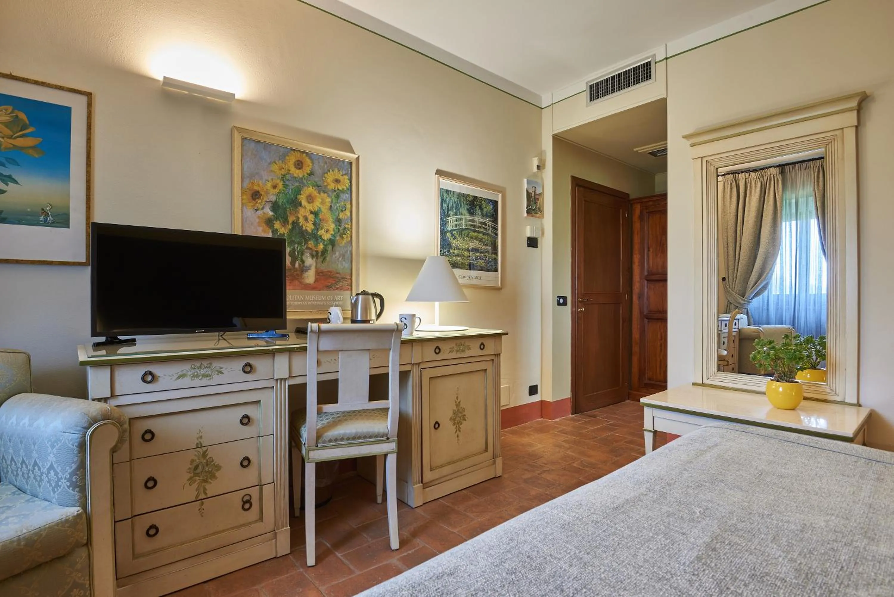 Seating area, Bed in Relais Osteria Dell'Orcia