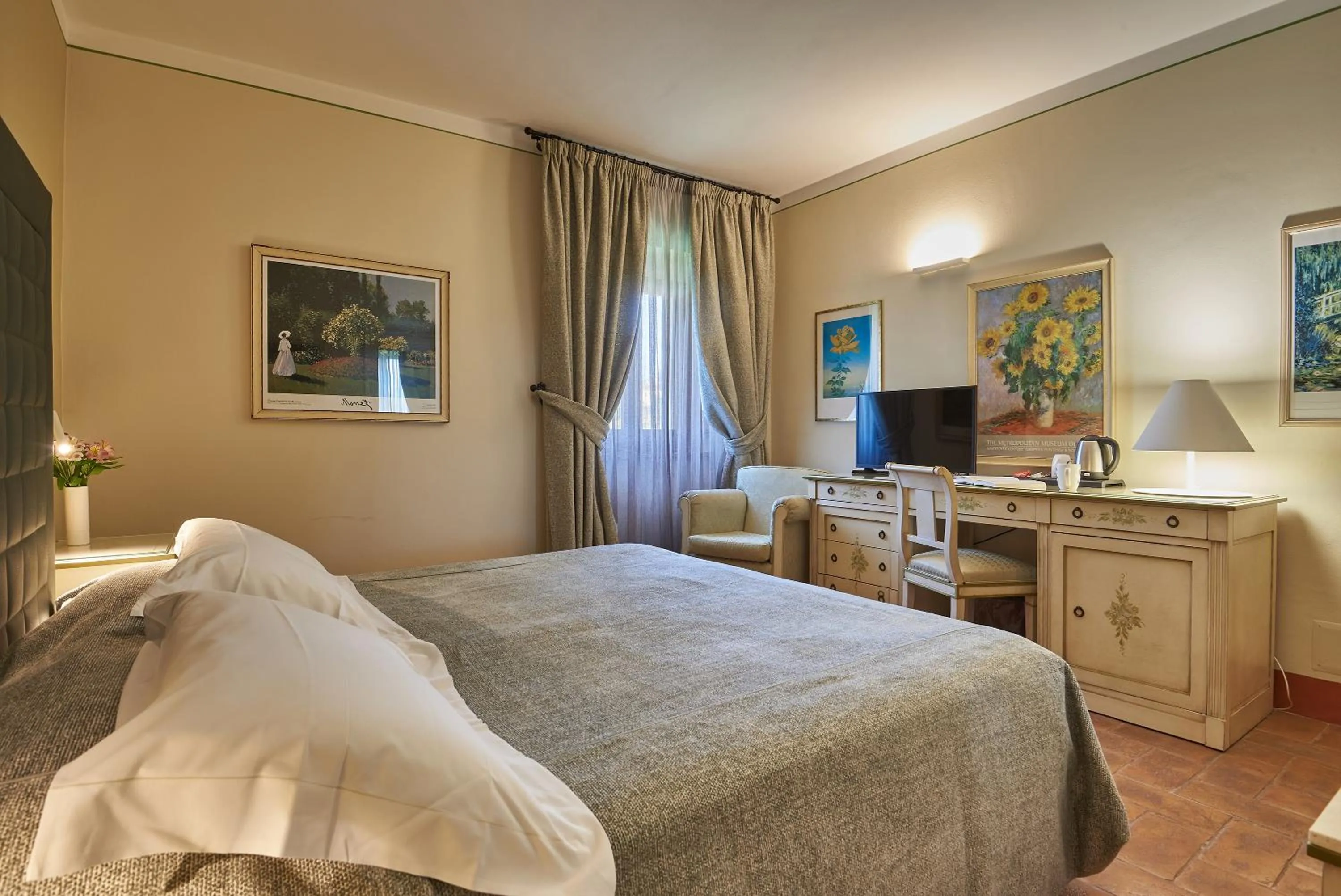Bed in Relais Osteria Dell'Orcia