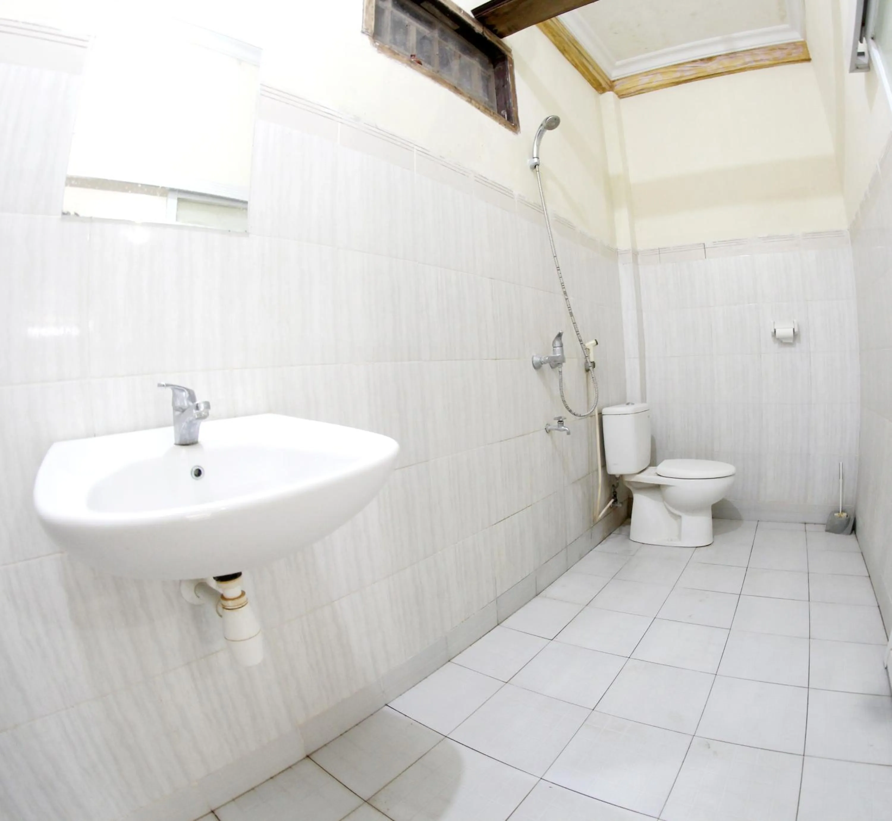 Bathroom in Gili Beach Wind