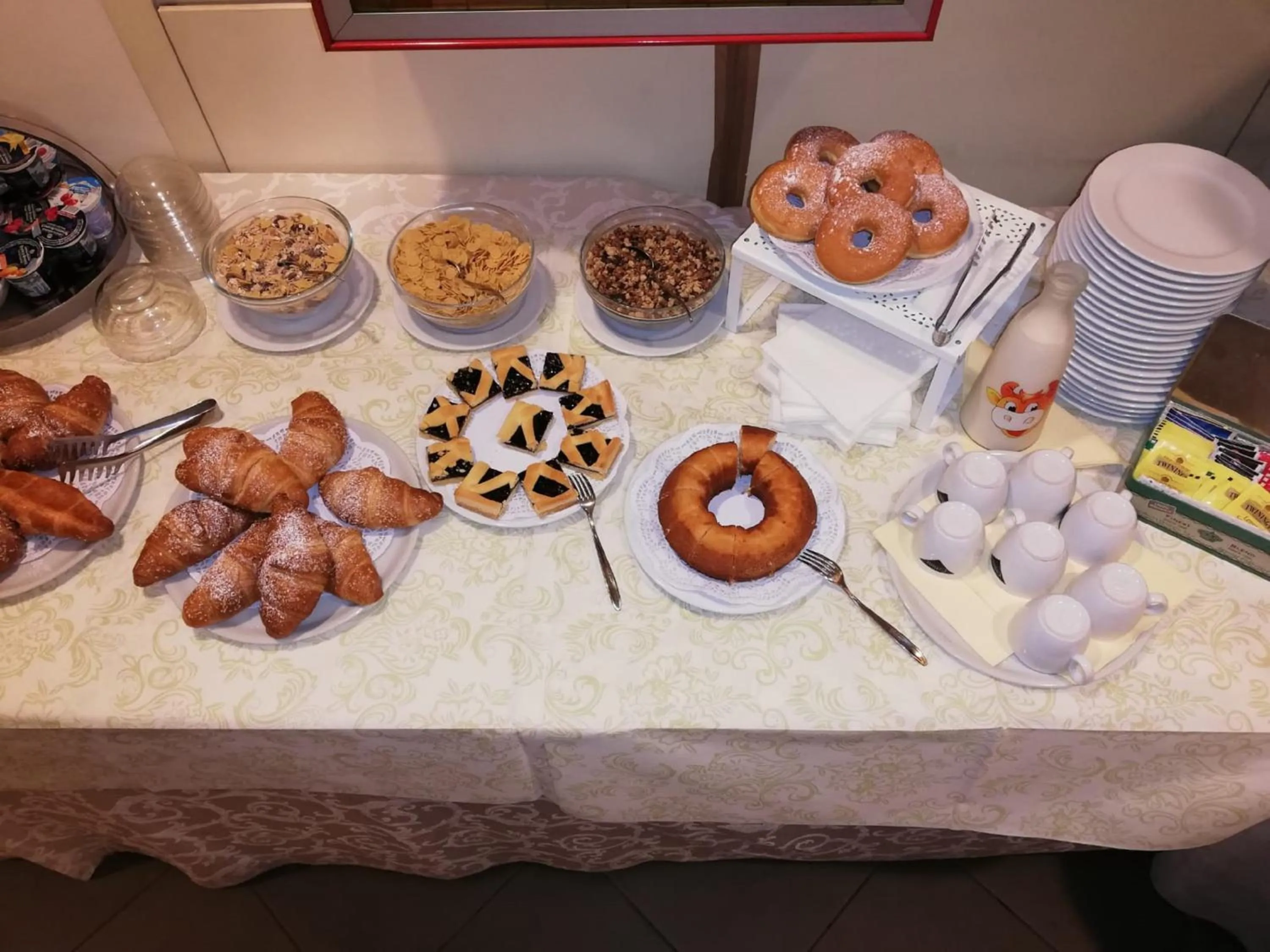 Continental breakfast in Hotel Ristorante Trendy