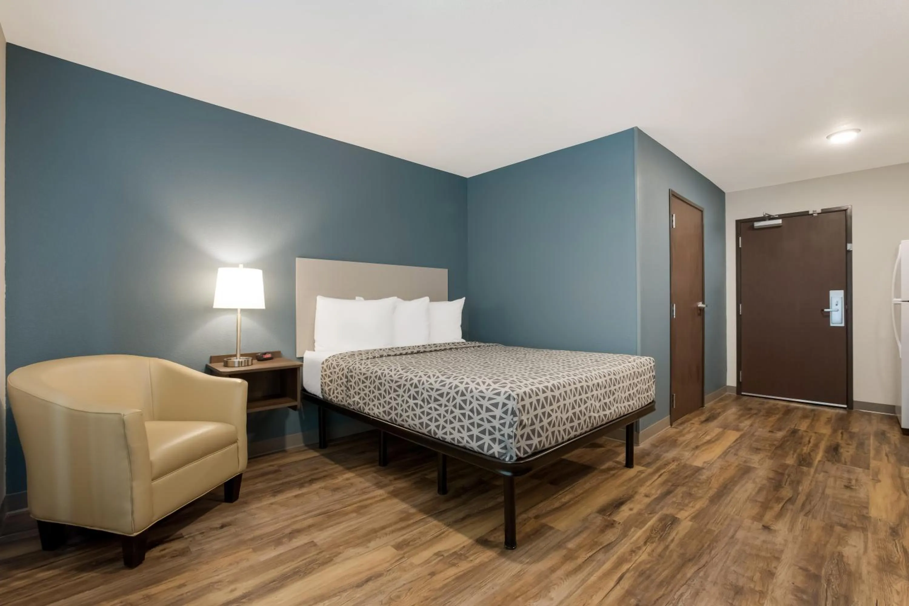 Bed in WoodSpring Suites South Brunswick - Princeton