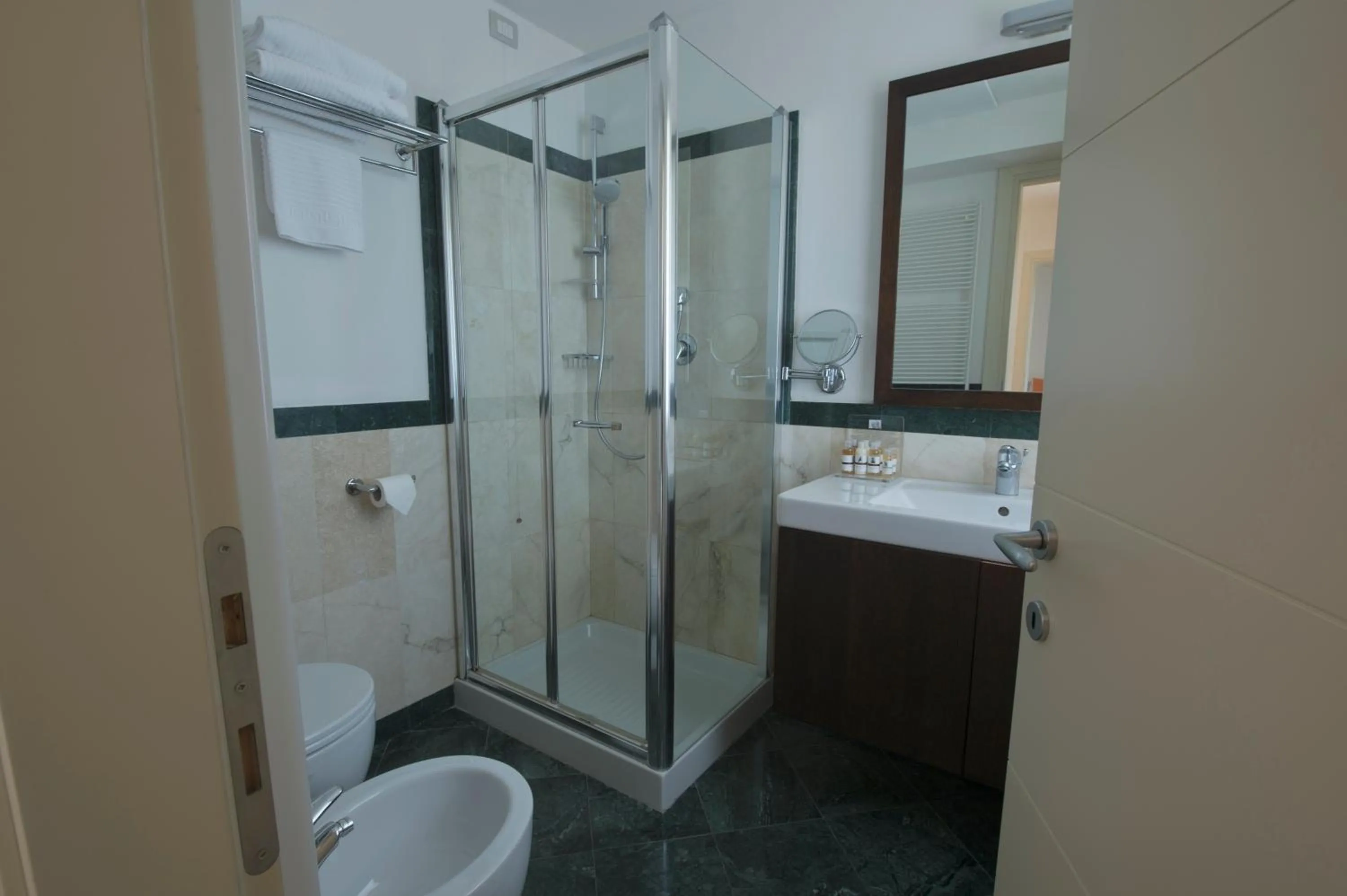 Shower in Eden Rock Resort