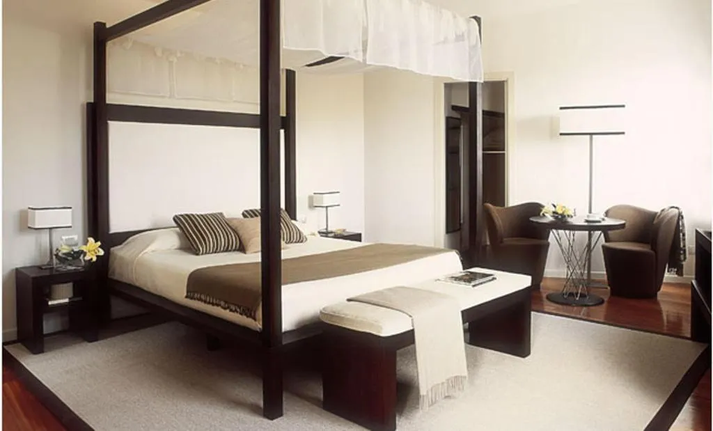 Bedroom, Bed in Eden Rock Resort