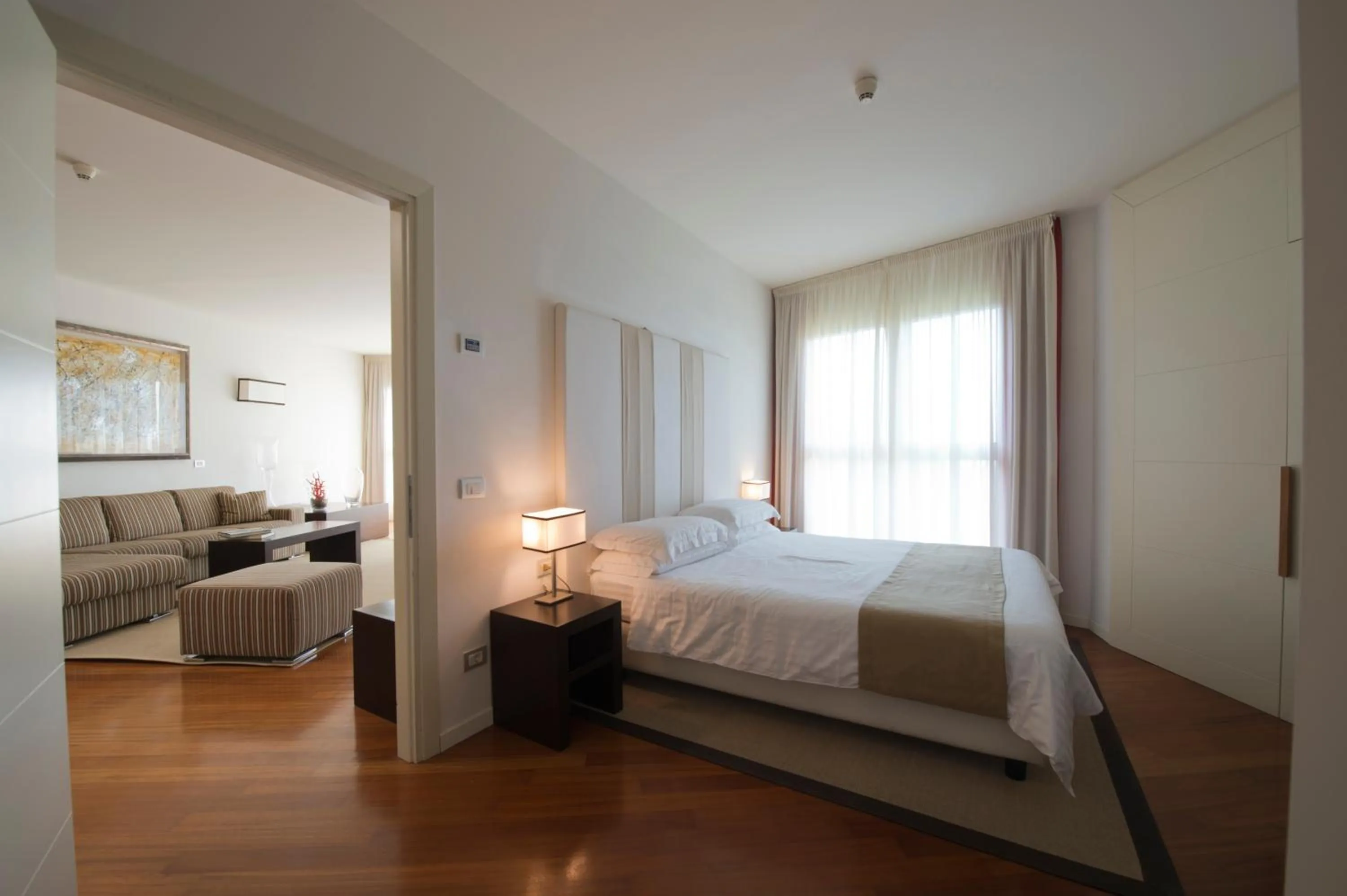 Living room, Bed in Eden Rock Resort