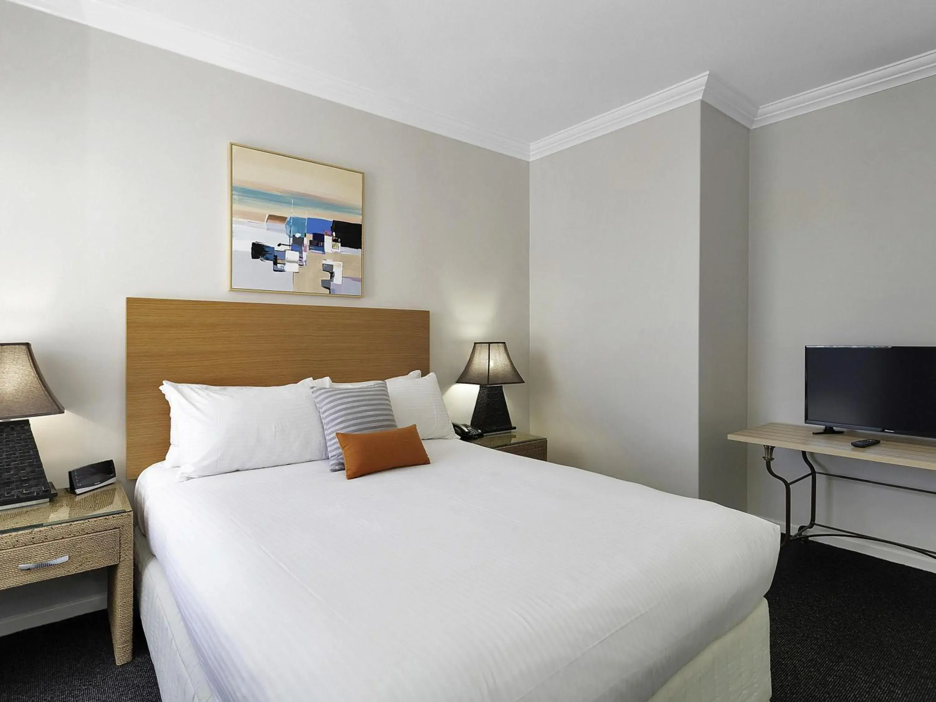 Bedroom, Bed in Mantra Mackay Bedroom, Bed in Mantra Mackay