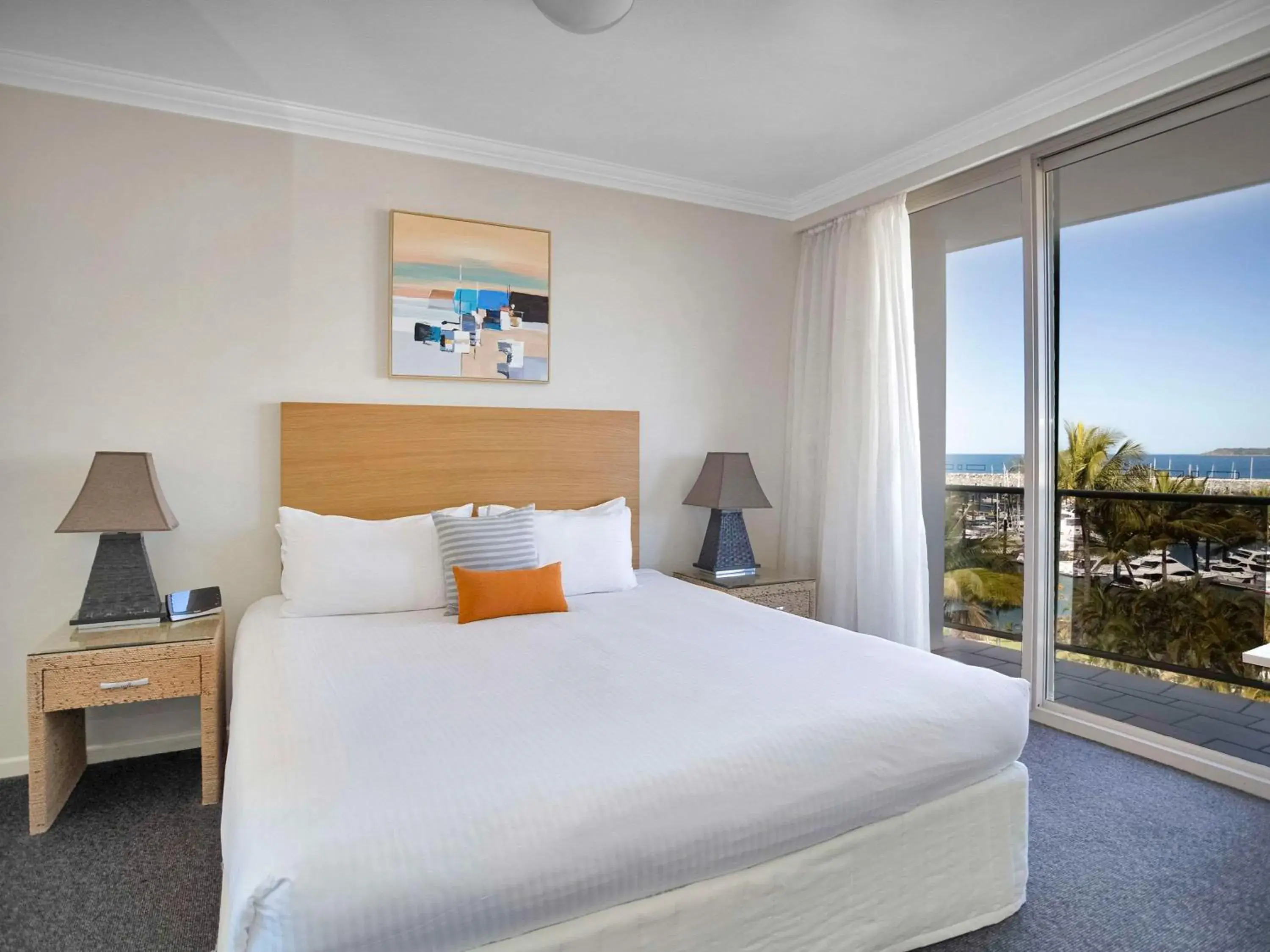 Bedroom, Bed in Mantra Mackay Bedroom, Bed in Mantra Mackay