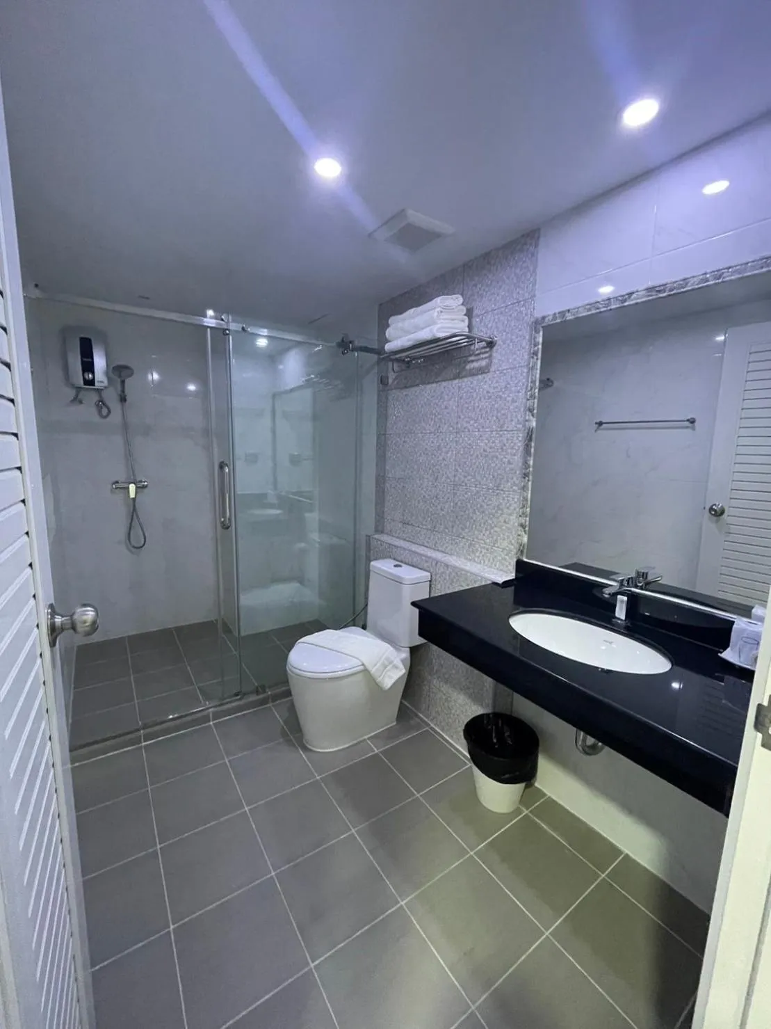 Bathroom in Christella Hotel Laemchabang