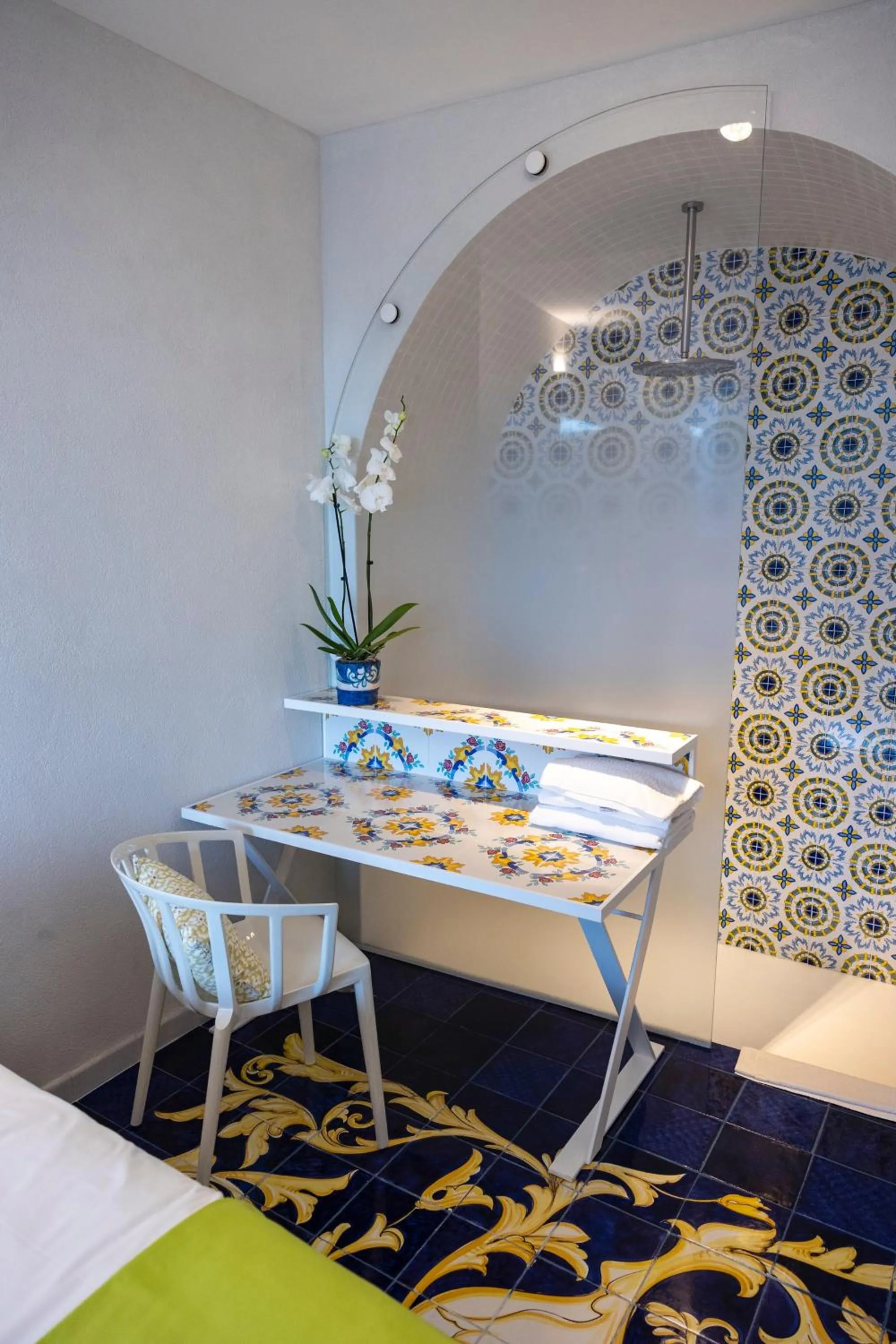 Bathroom in Decori Suites Amalfi Coast - Free Parking