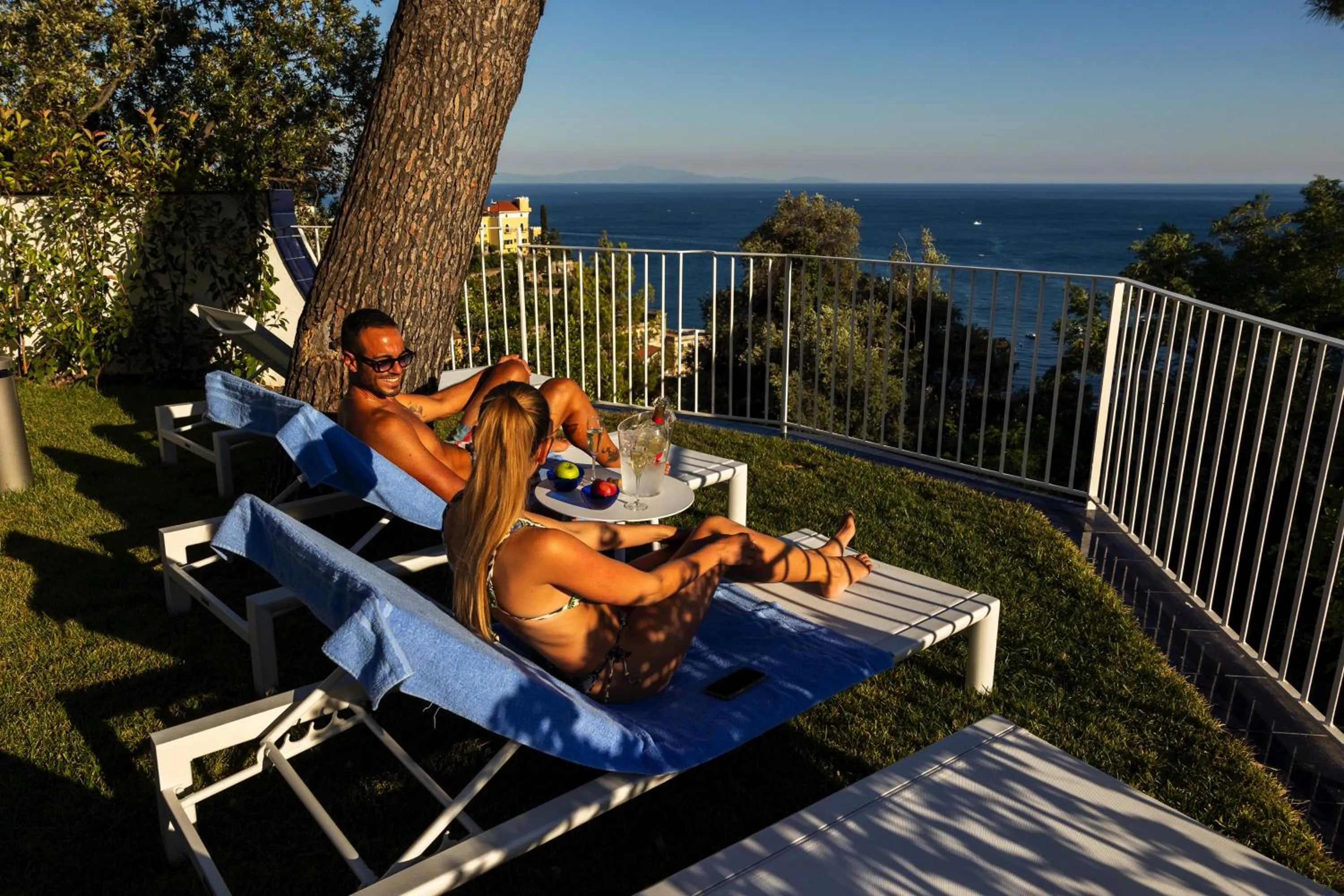 Garden in Decori Suites Amalfi Coast - Free Parking