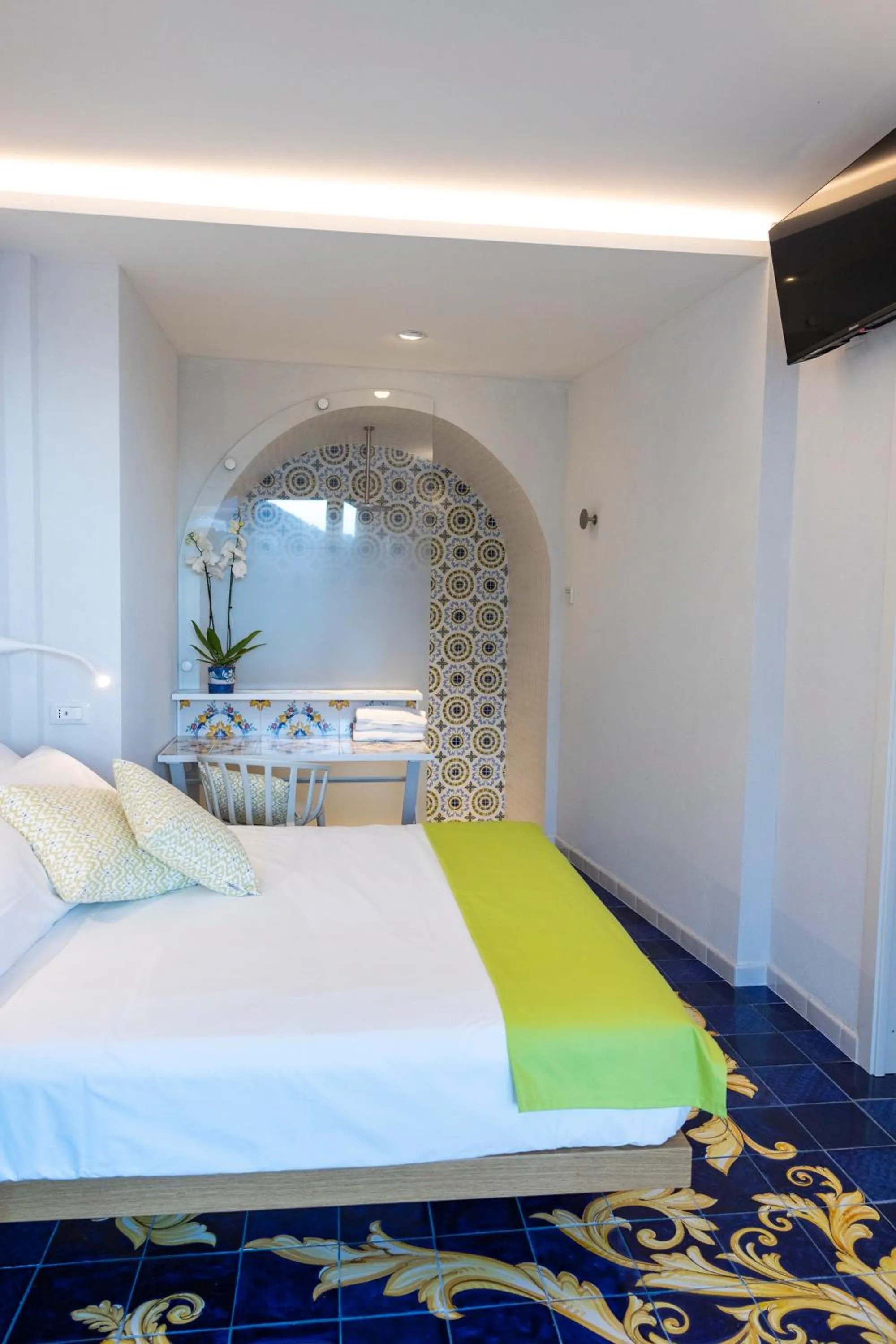 Bedroom, Bed in Decori Suites Amalfi Coast - Free Parking