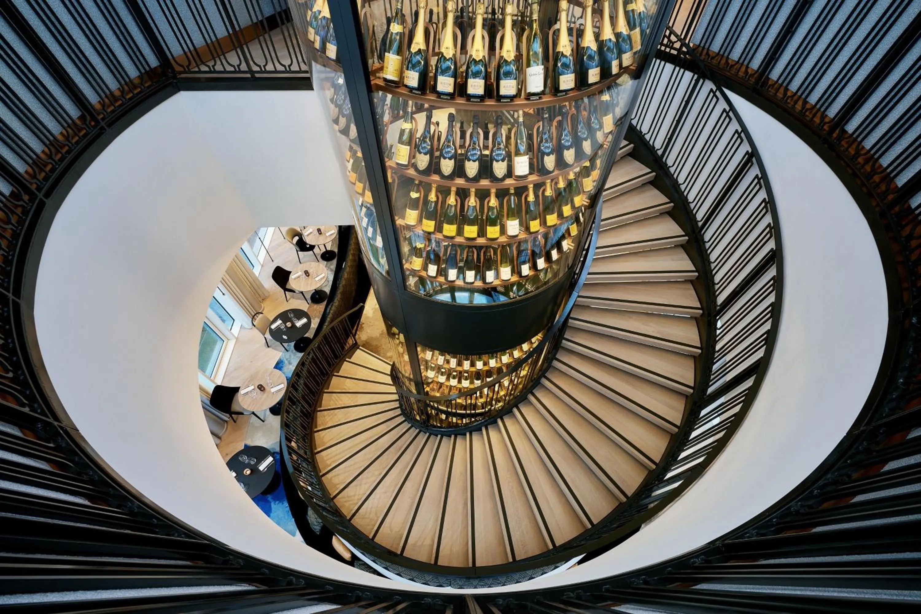 Lounge or bar in AC Hotel by Marriott Strasbourg