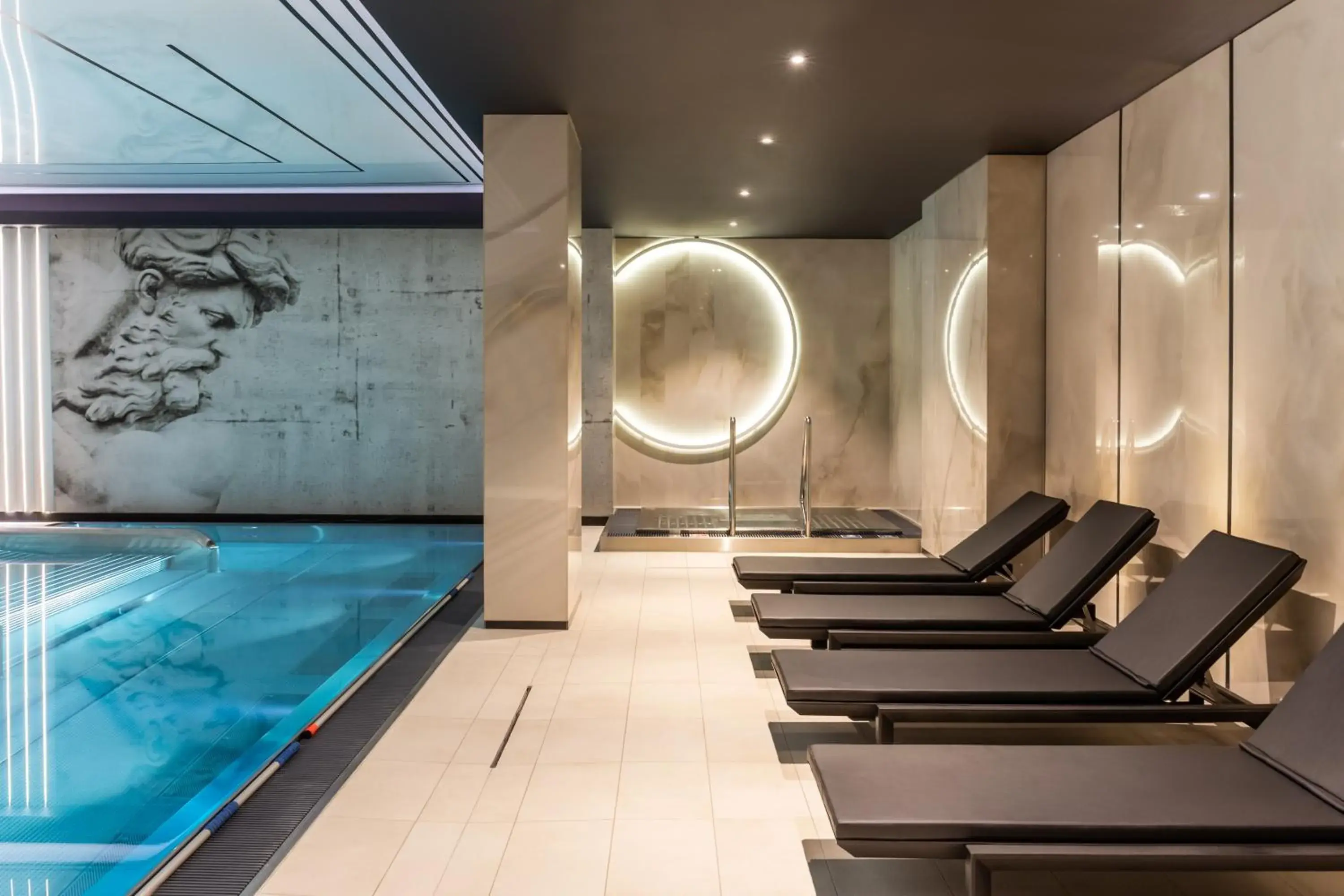 Swimming pool in Radisson RED Gdansk, Wyspa Spichrzów Swimming pool in Radisson RED Gdansk, Wyspa Spichrzów