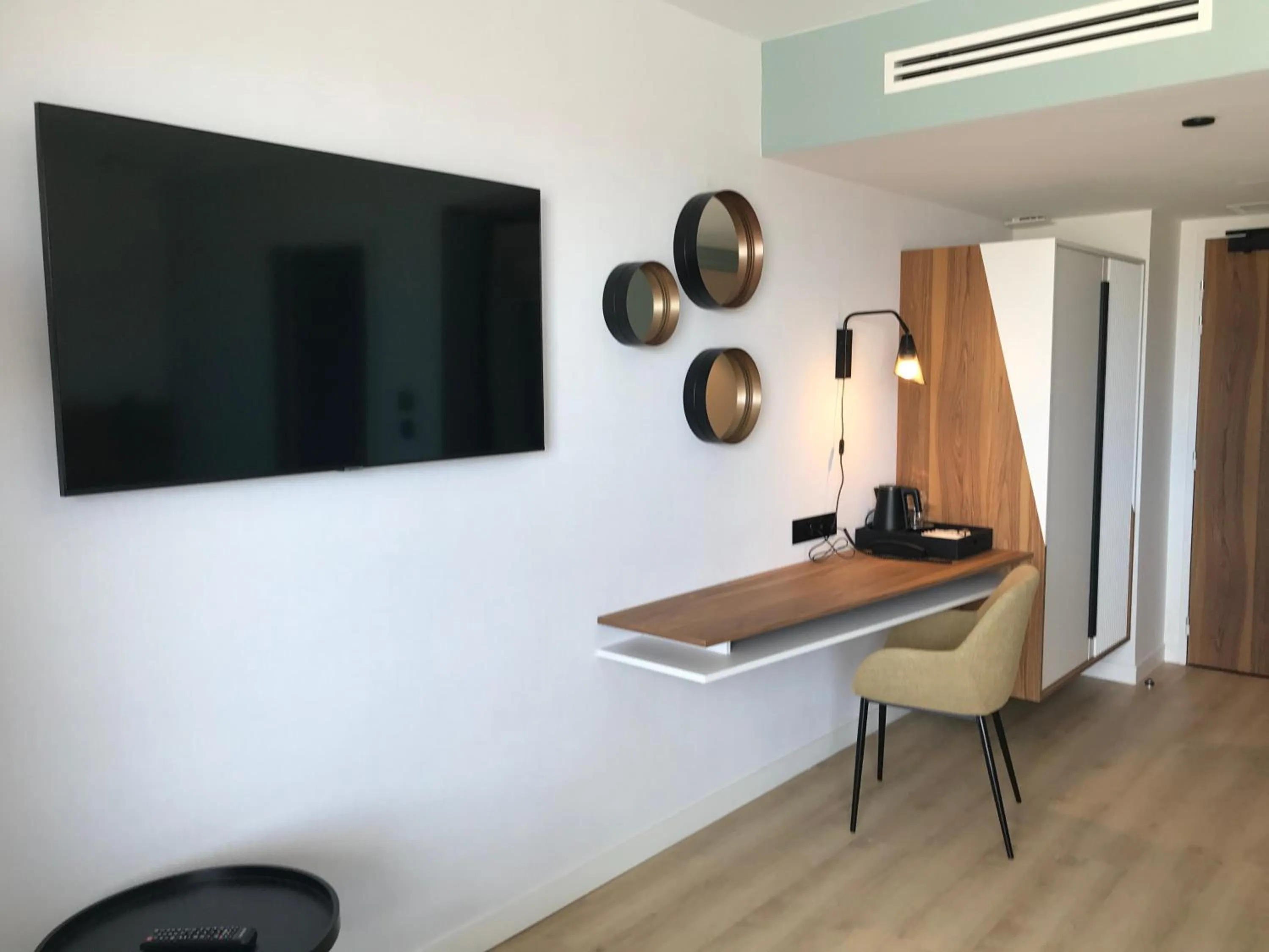 TV and multimedia in Radisson Blu Grand Hotel & Spa, Malo-Les-Bains