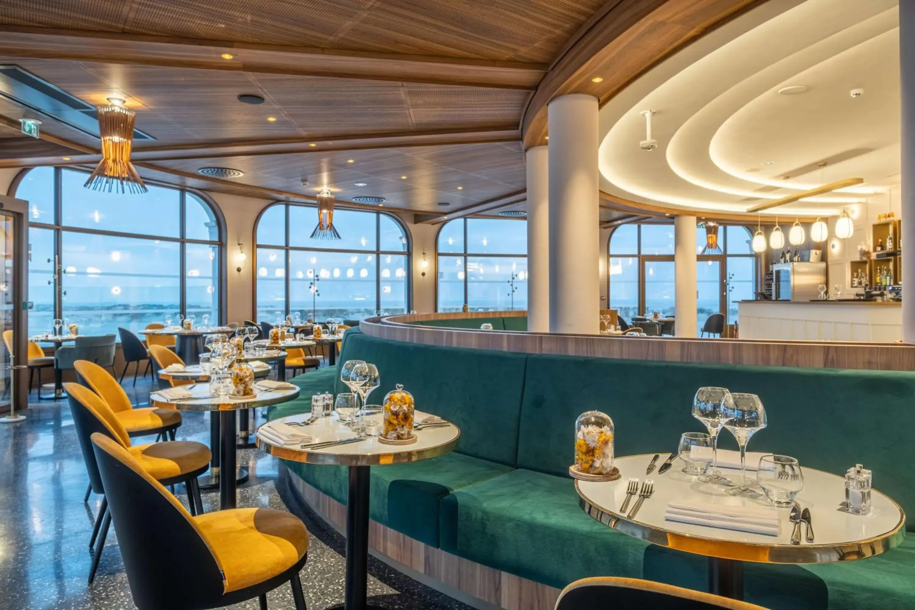 Restaurant/places to eat in Radisson Blu Grand Hotel & Spa, Malo-Les-Bains Restaurant/places to eat in Radisson Blu Grand Hotel & Spa, Malo-Les-Bains