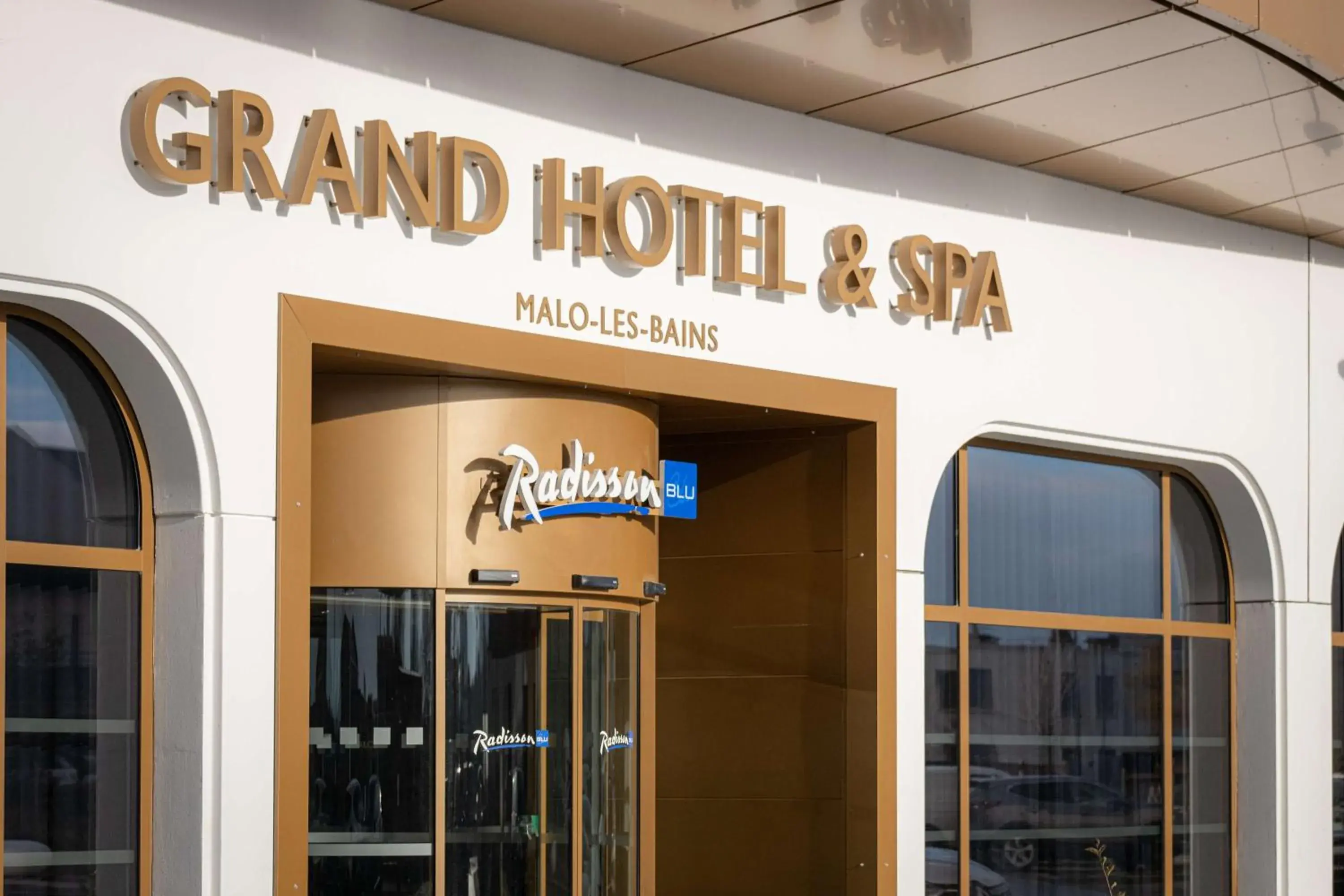 Property building in Radisson Blu Grand Hotel & Spa, Malo-Les-Bains Property building in Radisson Blu Grand Hotel & Spa, Malo-Les-Bains