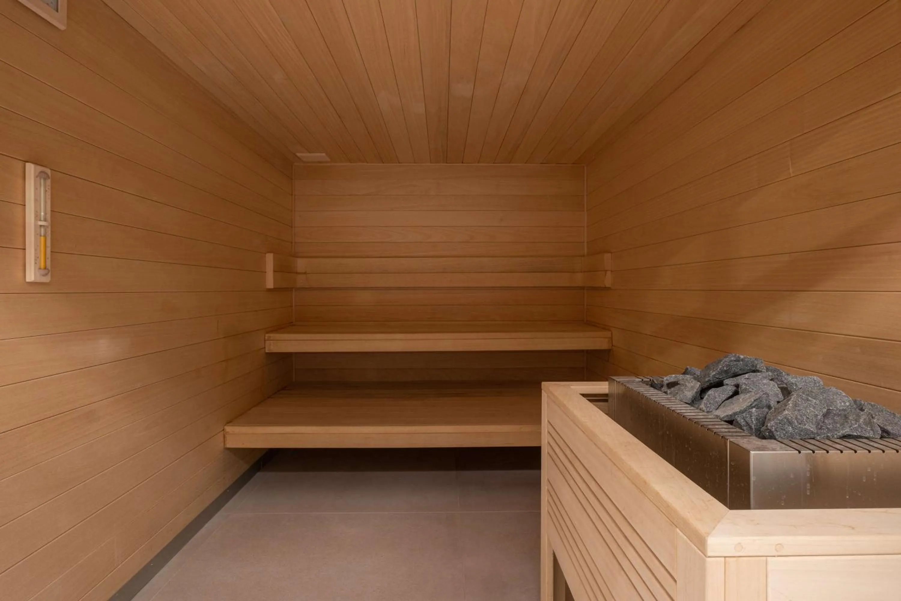 Spa and wellness centre/facilities in Radisson Blu Grand Hotel & Spa, Malo-Les-Bains