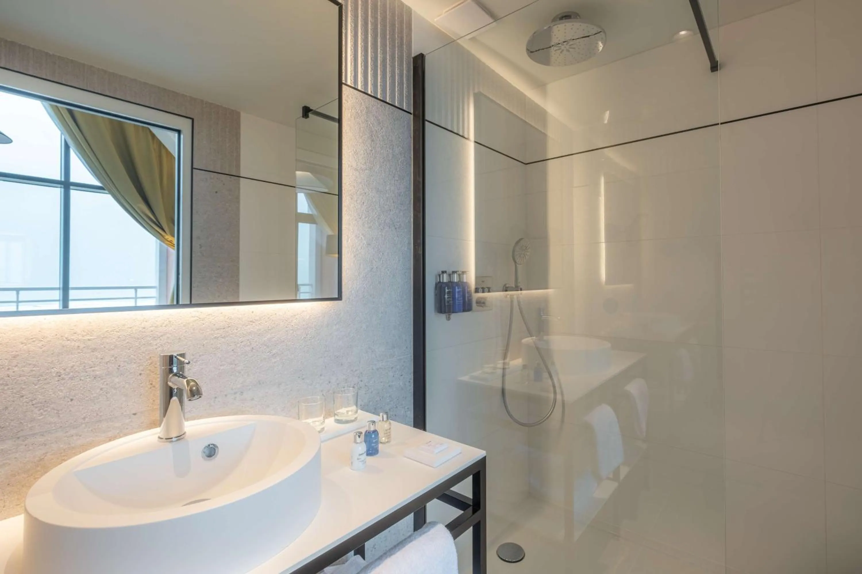 Bathroom in Radisson Blu Grand Hotel & Spa, Malo-Les-Bains