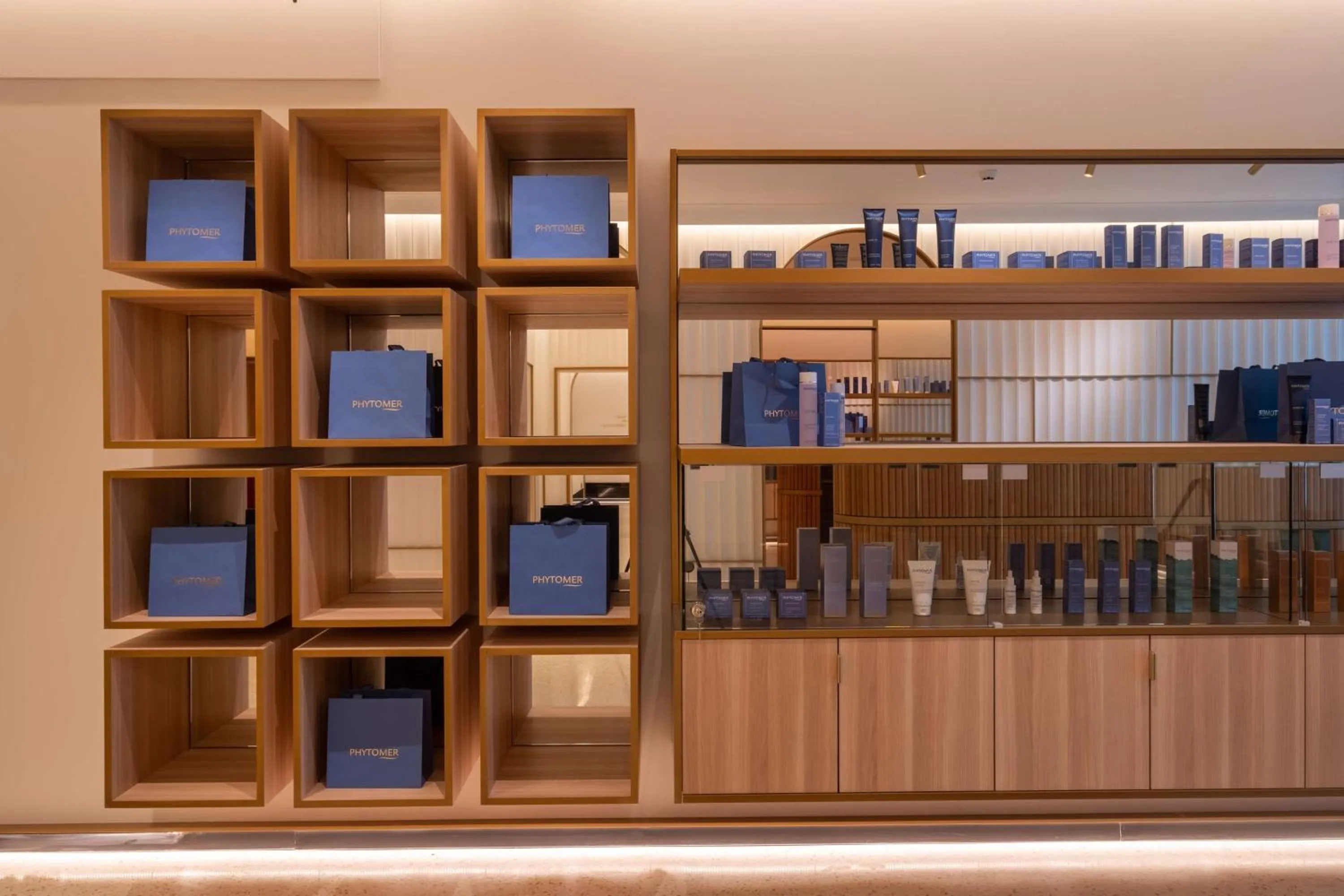 Spa and wellness centre/facilities in Radisson Blu Grand Hotel & Spa, Malo-Les-Bains