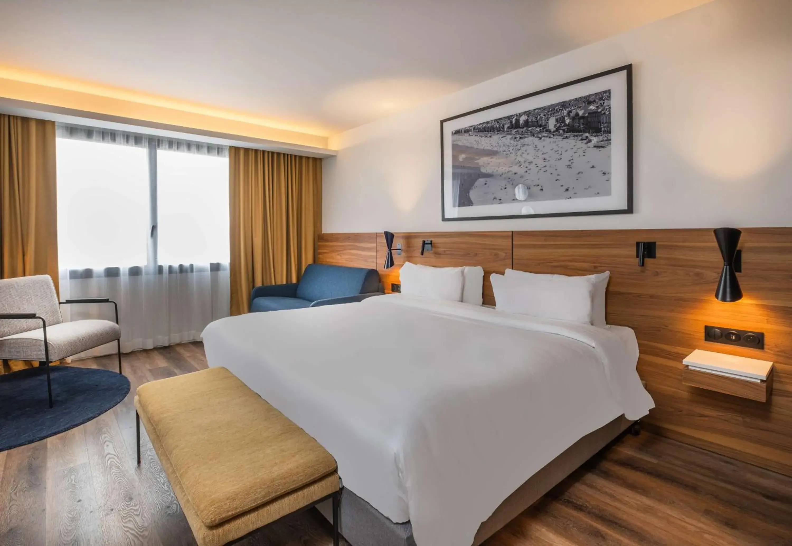 Bedroom, Bed in Radisson Blu Grand Hotel & Spa, Malo-Les-Bains Bedroom, Bed in Radisson Blu Grand Hotel & Spa, Malo-Les-Bains