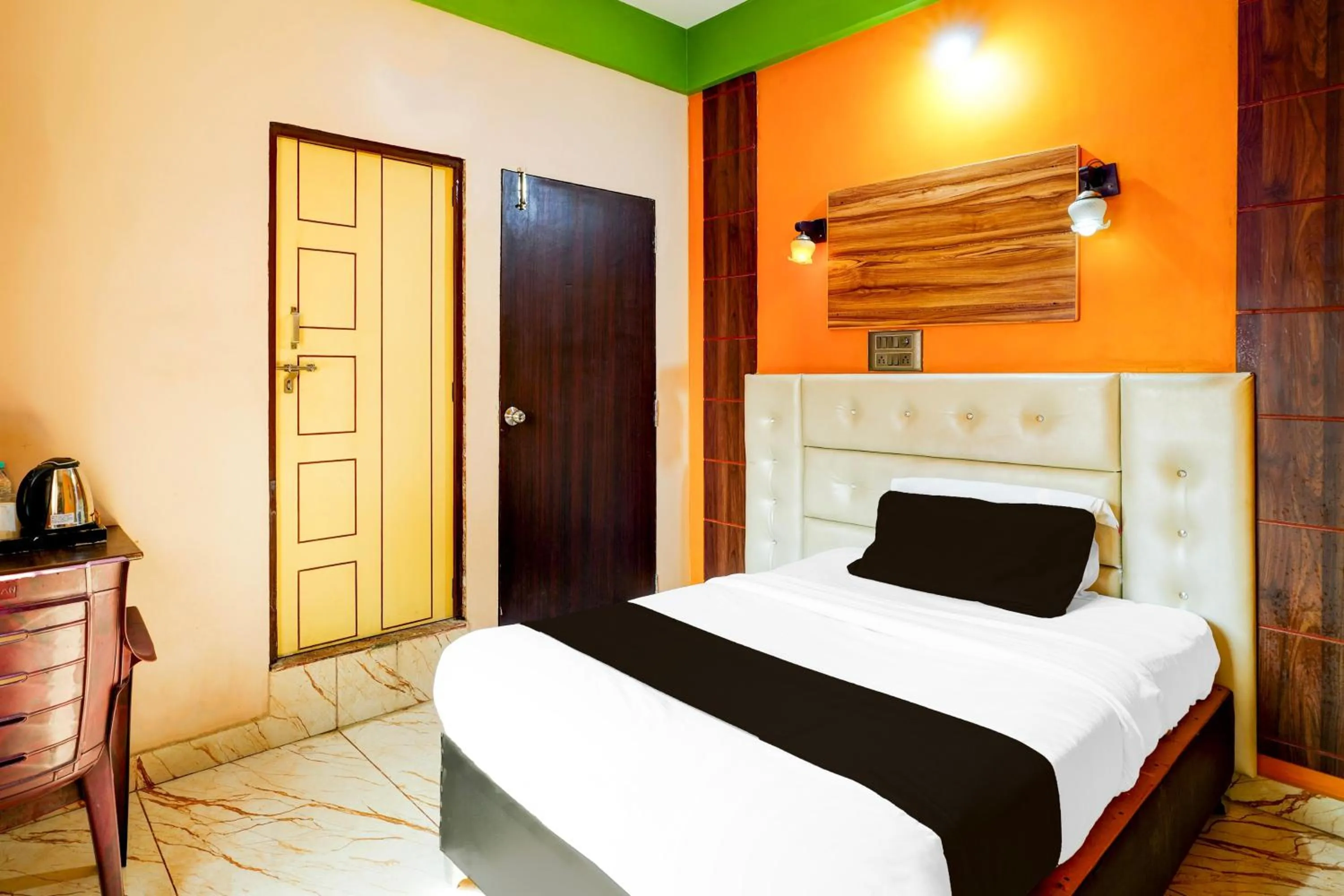 Bedroom in Hotel O SAS ROYAL GALAXY